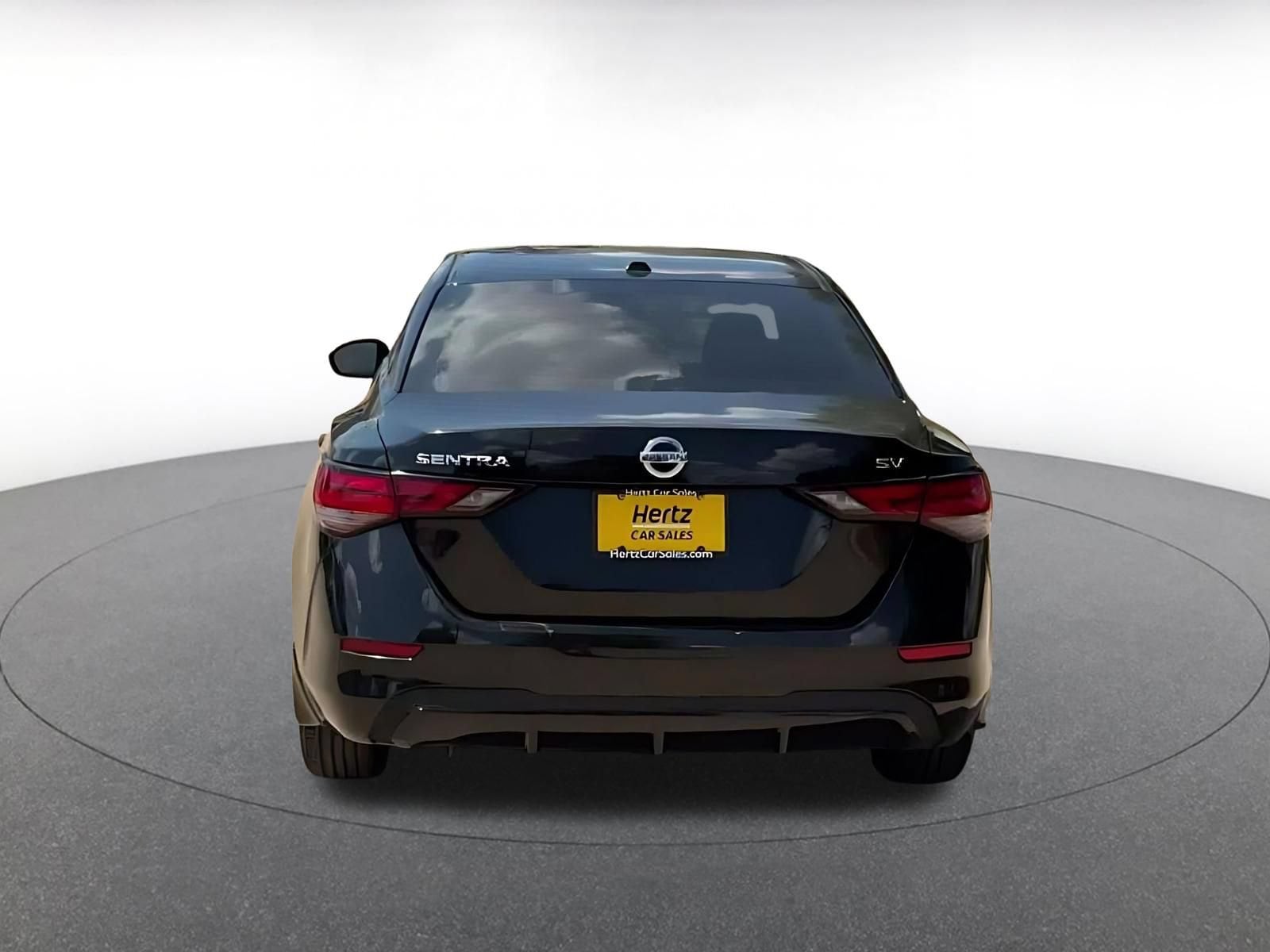 Thumbnail: 2021 Nissan Sentra - 12