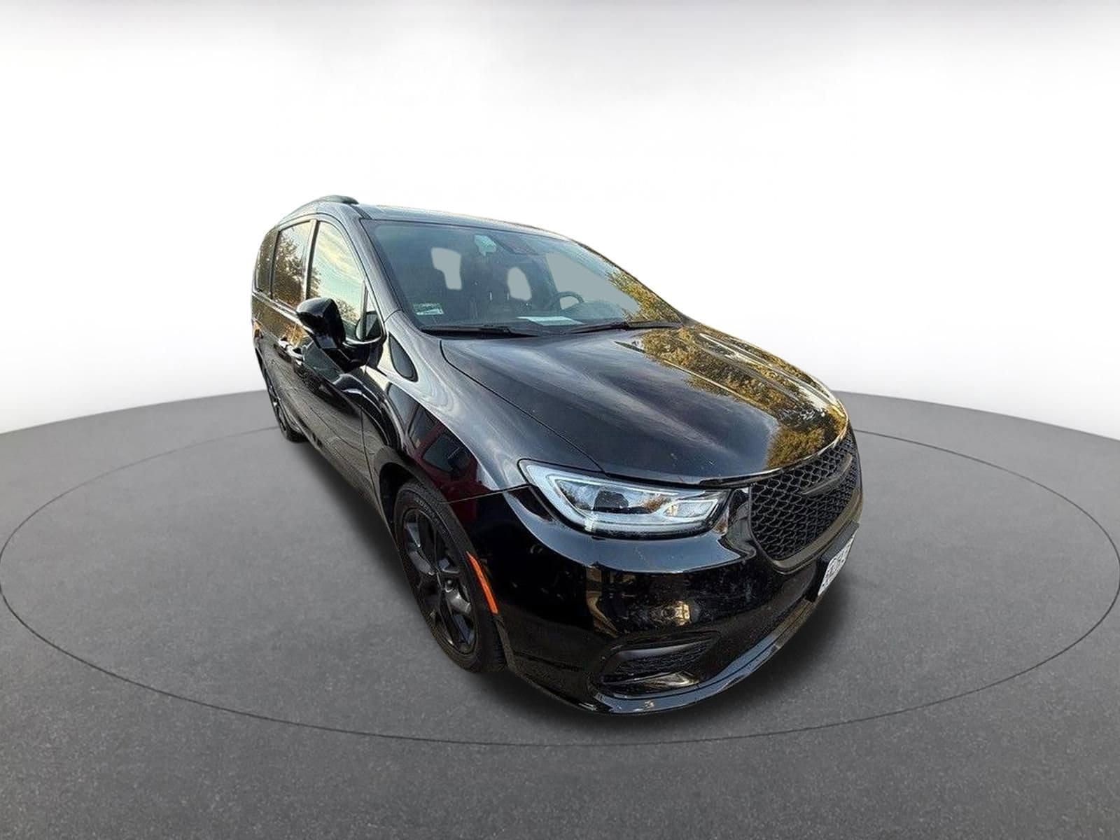 Thumbnail: 2025 Chrysler Pacifica - 1