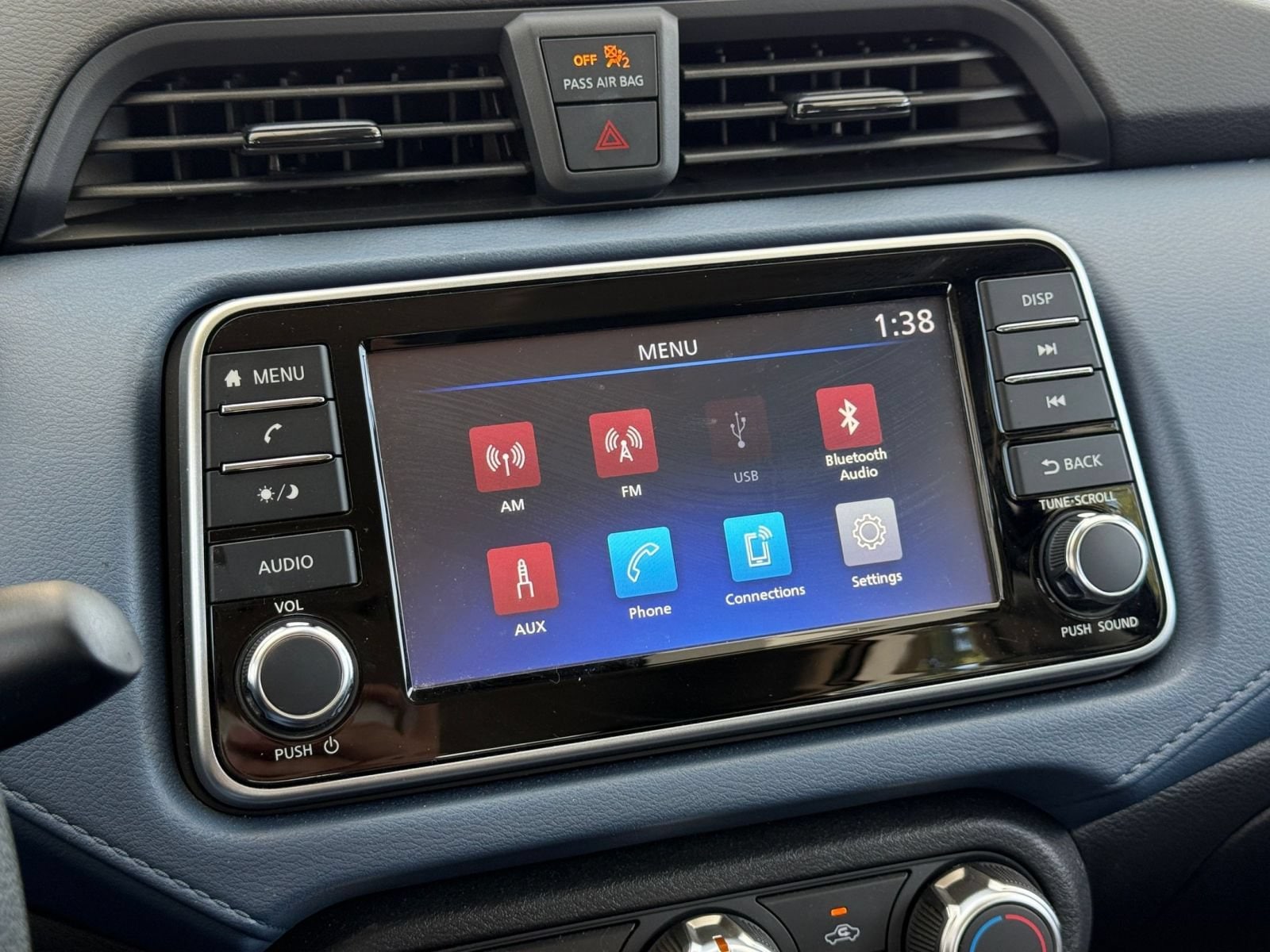 2025 Nissan Versa Sedan SV - Photo 16