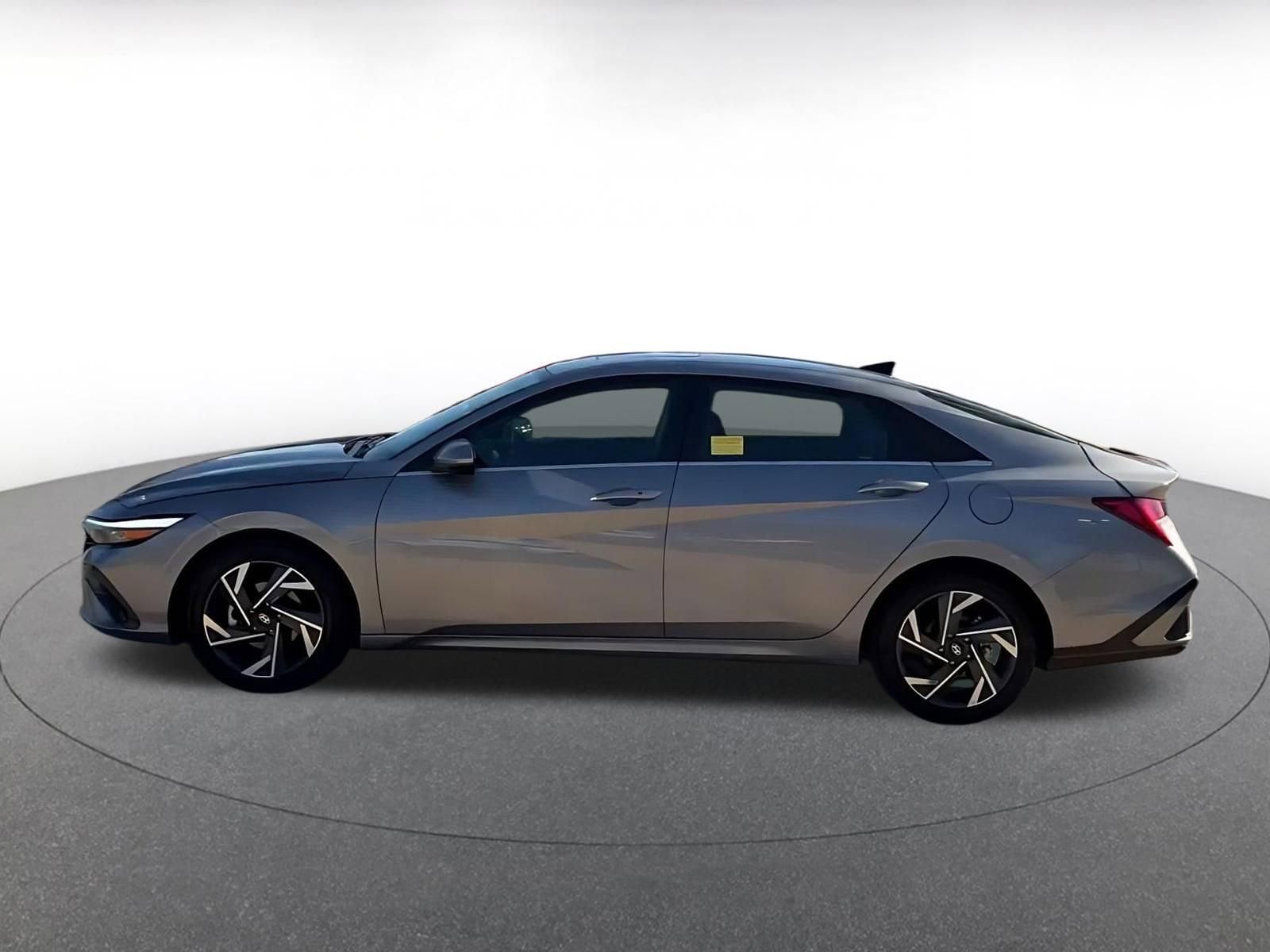 Thumbnail: 2025 Hyundai Elantra - 9