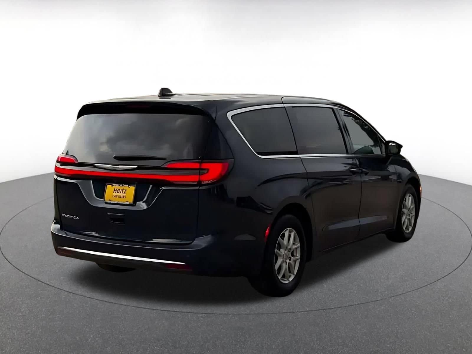 Thumbnail: 2025 Chrysler Pacifica - 13