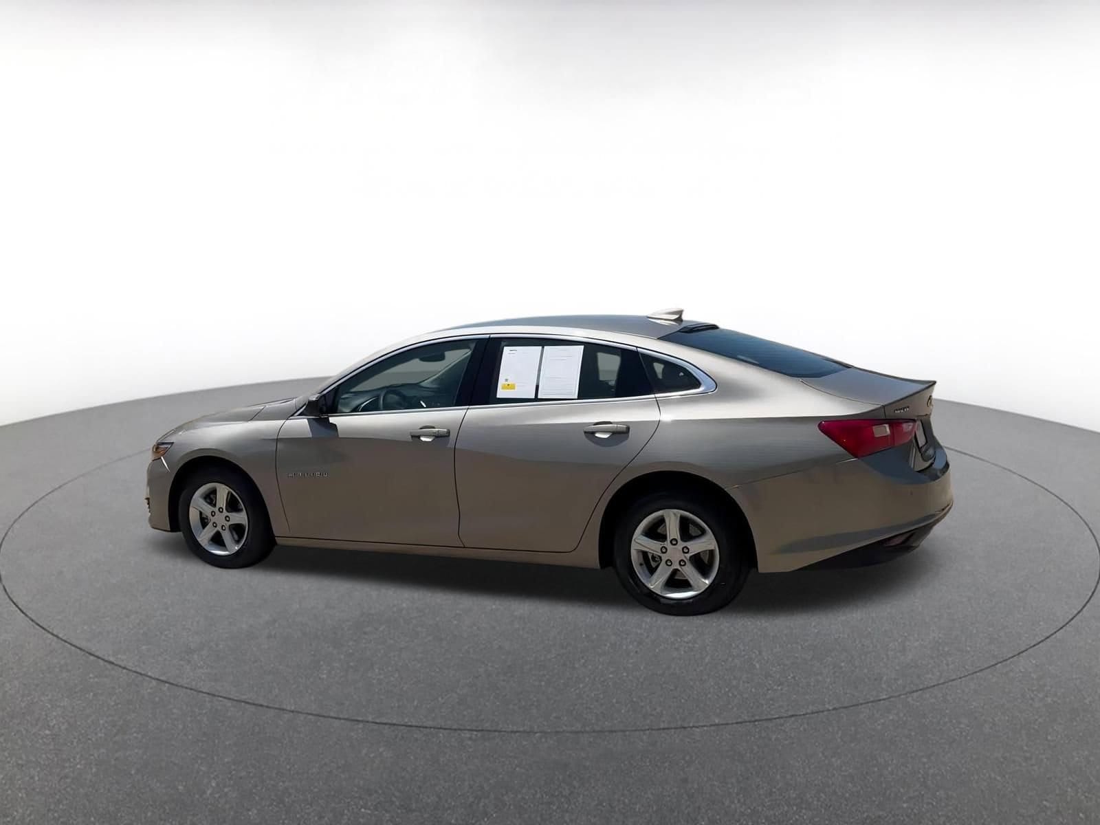 Thumbnail: 2024 Chevrolet Malibu - 10