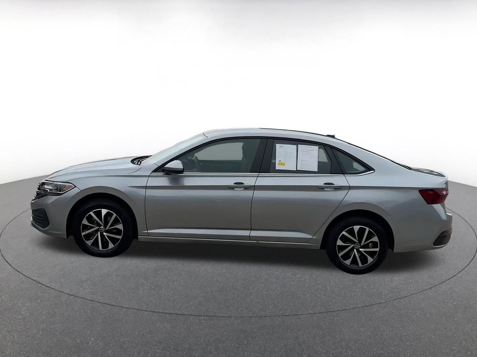 Thumbnail: 2024 Volkswagen Jetta - 10
