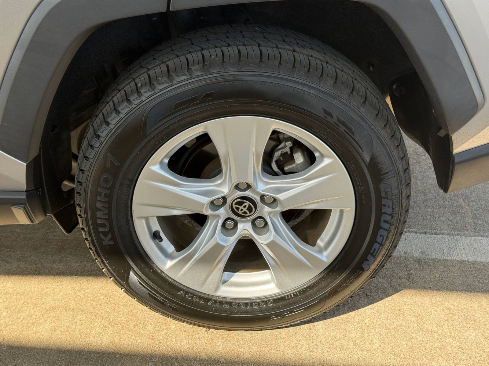 Thumbnail: 2021 Toyota RAV4 - 30