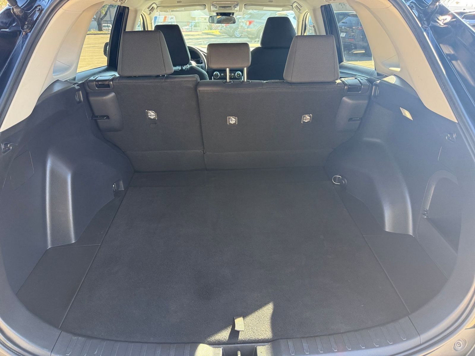 Thumbnail: 2025 Toyota RAV4 - 31