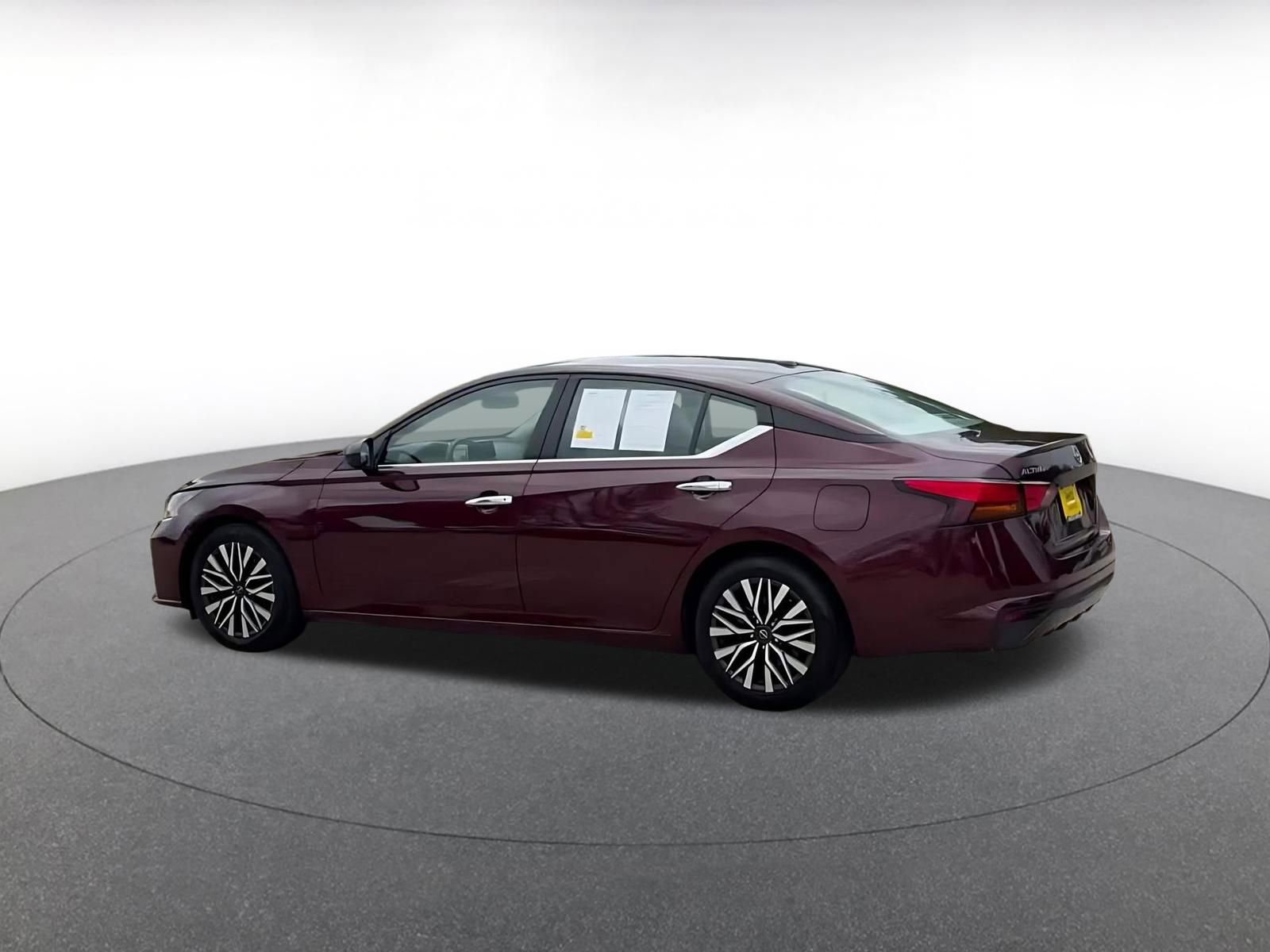 Thumbnail: 2025 Nissan Altima - 10