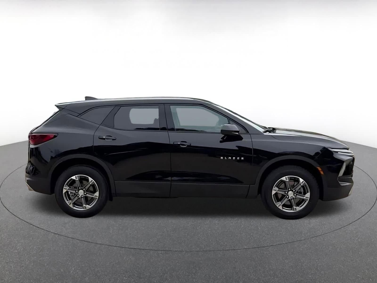 Thumbnail: 2025 Chevrolet Blazer - 16