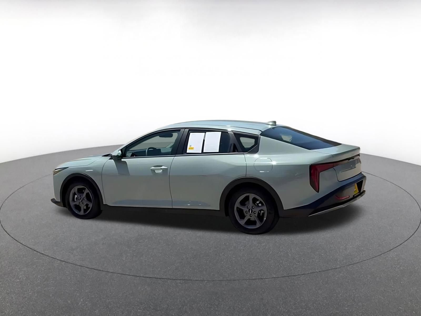 Thumbnail: 2025 Kia K4 - 10