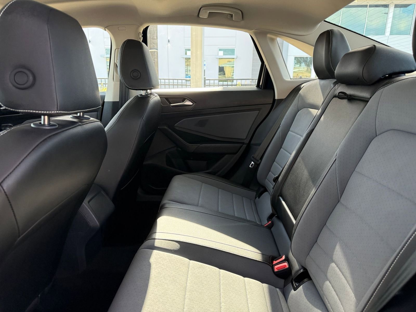 Thumbnail: 2025 Volkswagen Jetta - 25