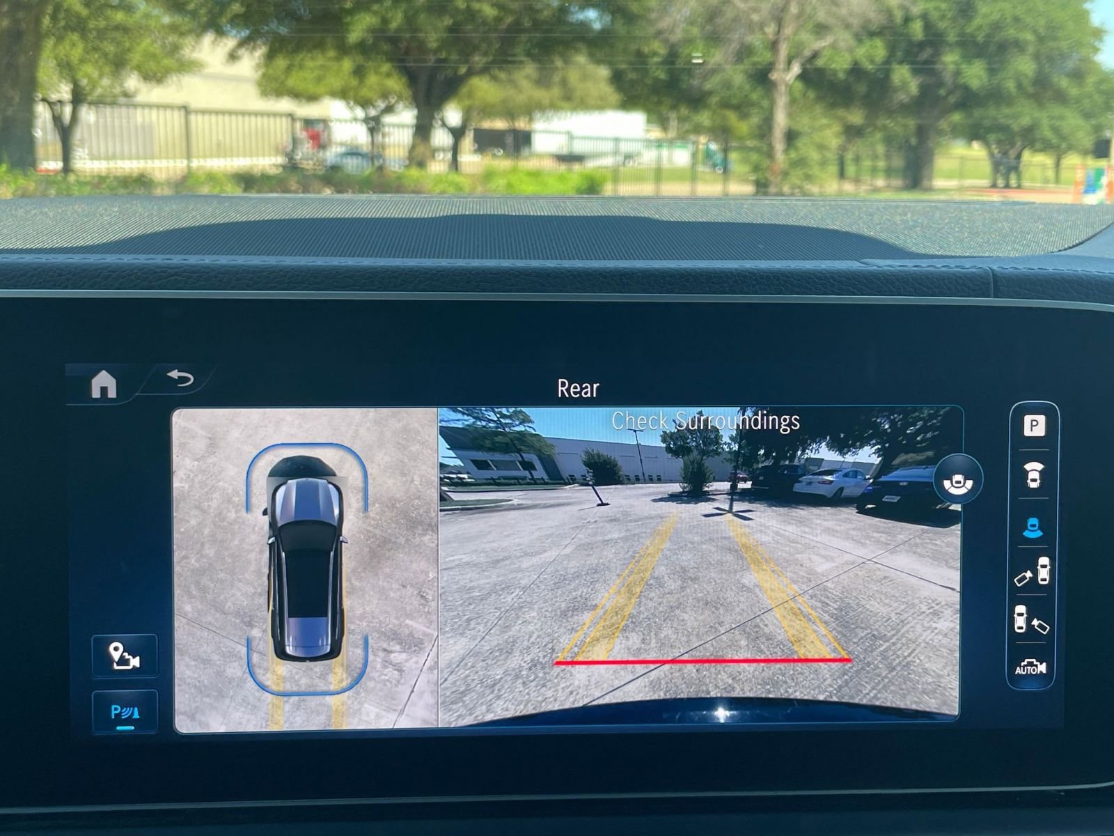 Thumbnail: 2024 Mercedes-Benz GLS - 17