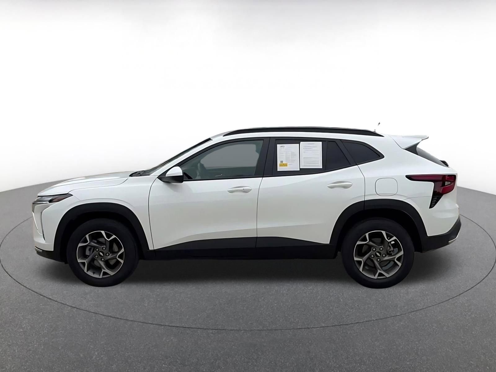 Thumbnail: 2025 Chevrolet Trax - 9