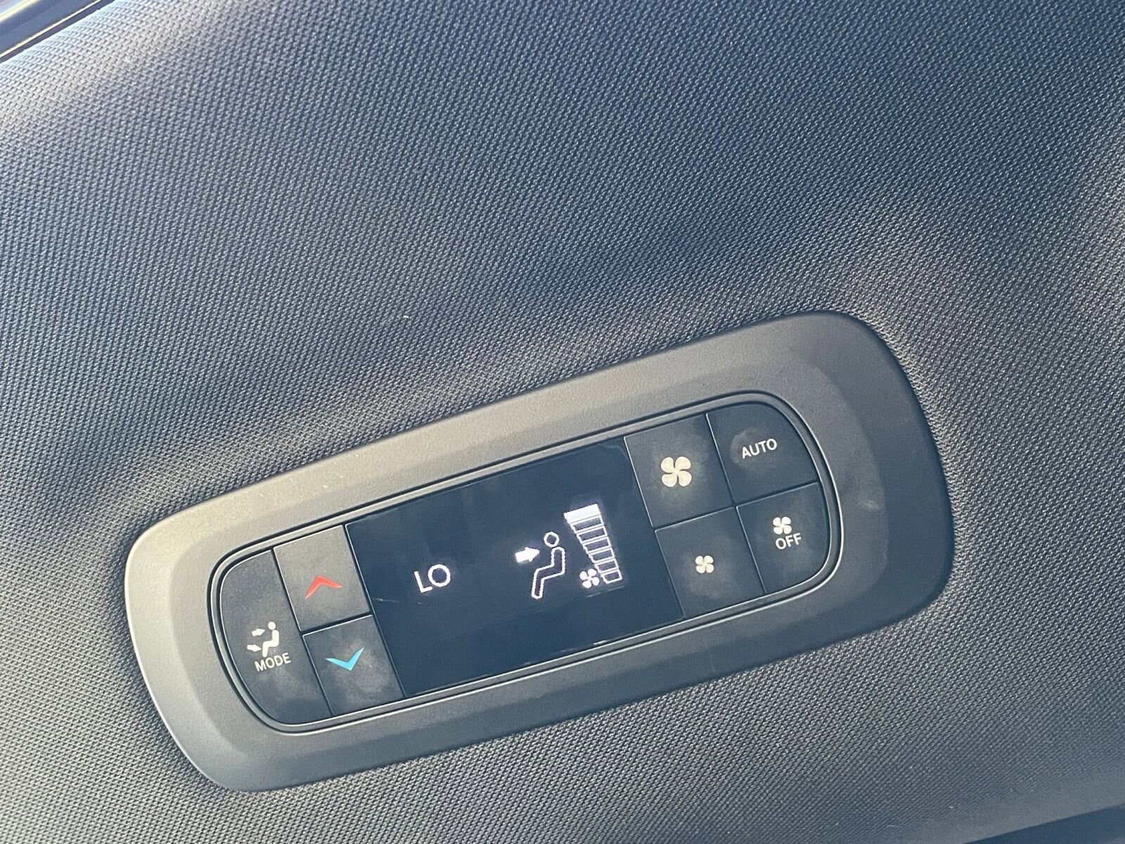 Thumbnail: 2025 Chrysler Pacifica - 17