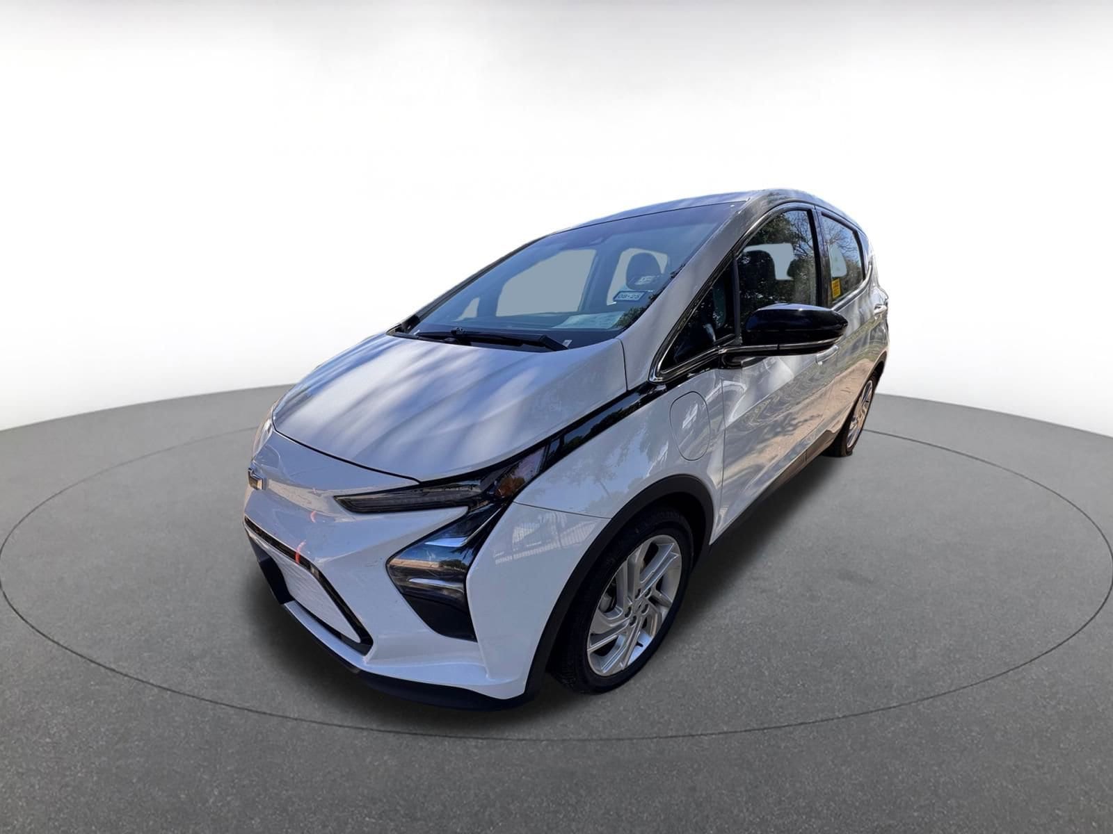 Thumbnail: 2023 Chevrolet Bolt EV - 2