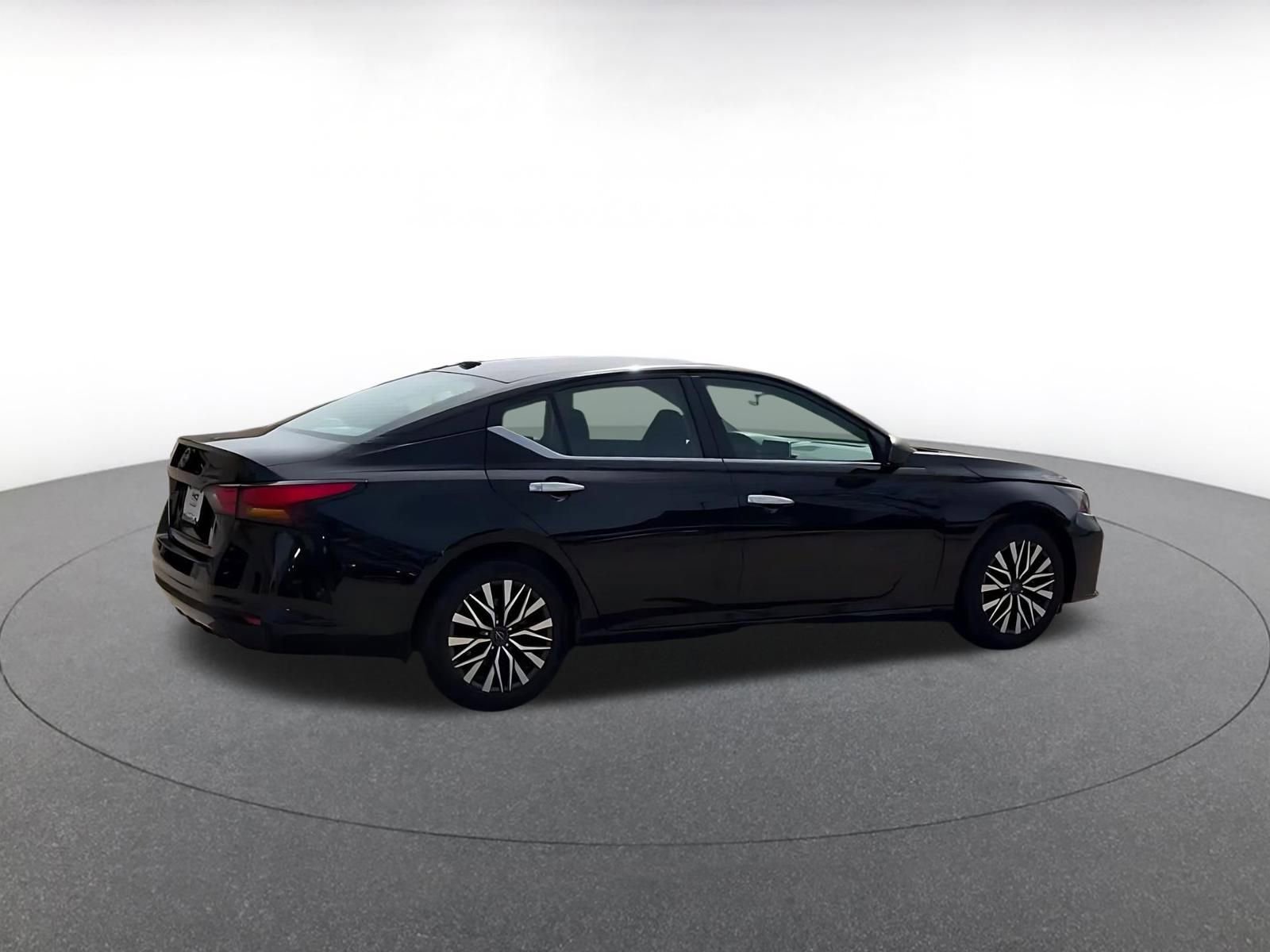 Thumbnail: 2025 Nissan Altima - 14