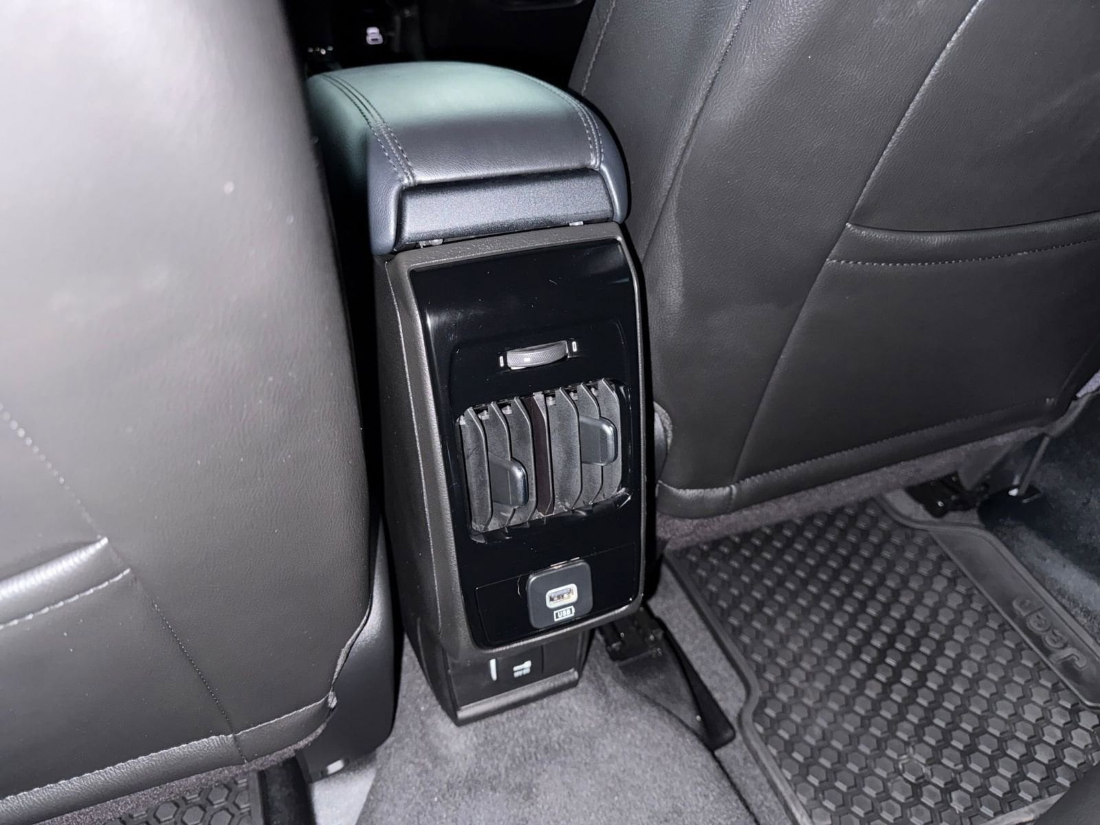 Thumbnail: 2025 Jeep Compass - 24