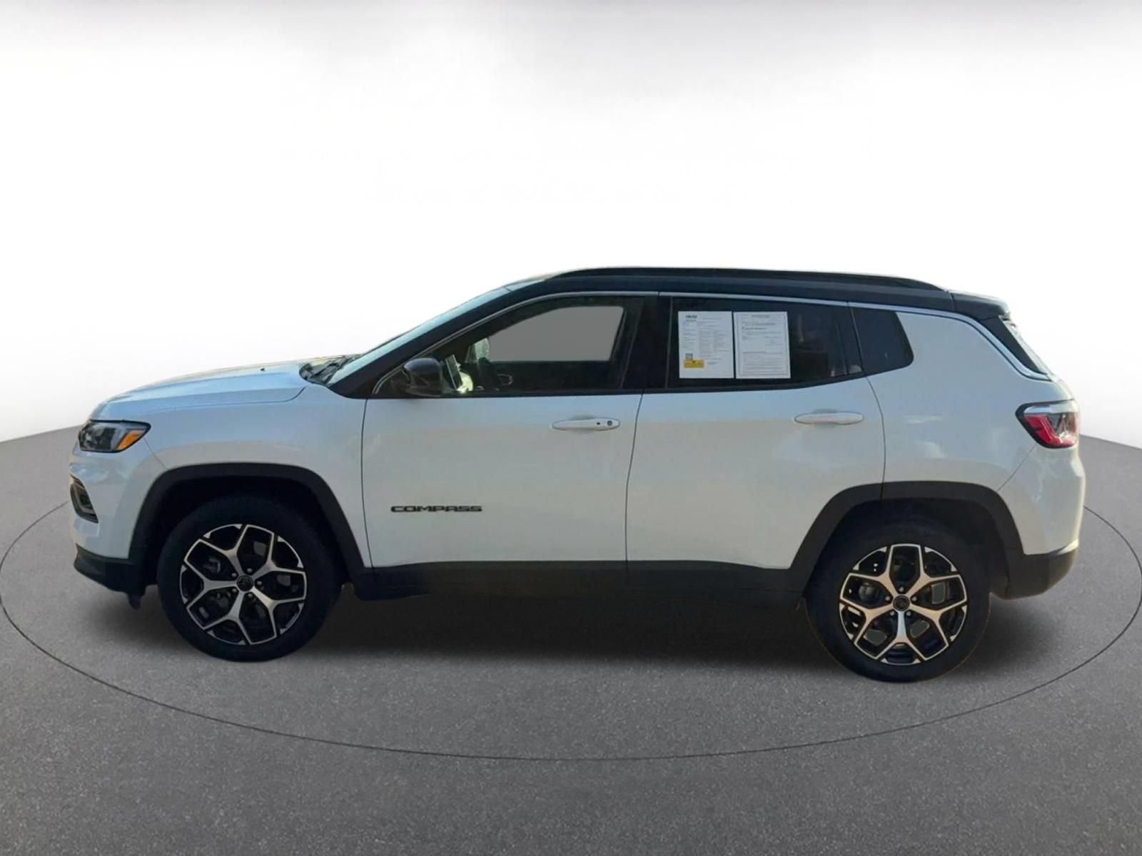 2025 Jeep Compass Limited - Photo 8