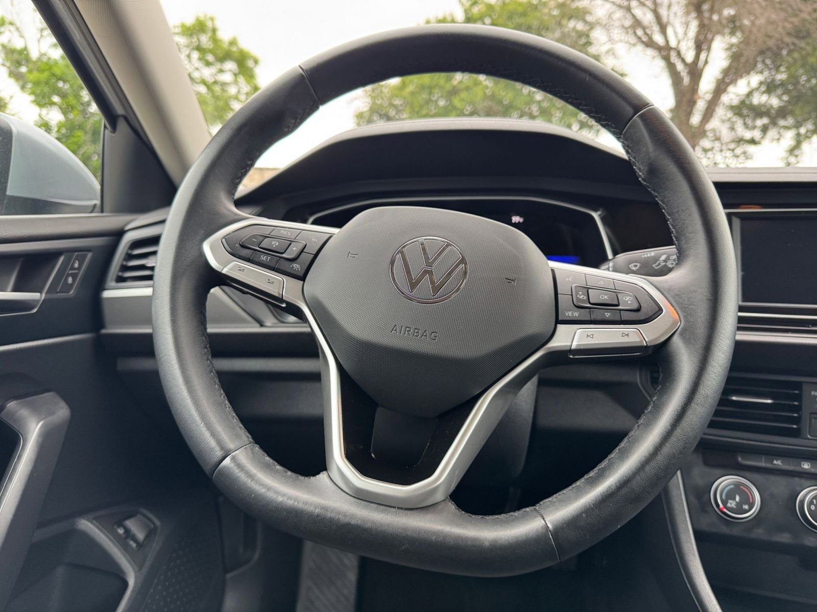 Thumbnail: 2024 Volkswagen Jetta - 28