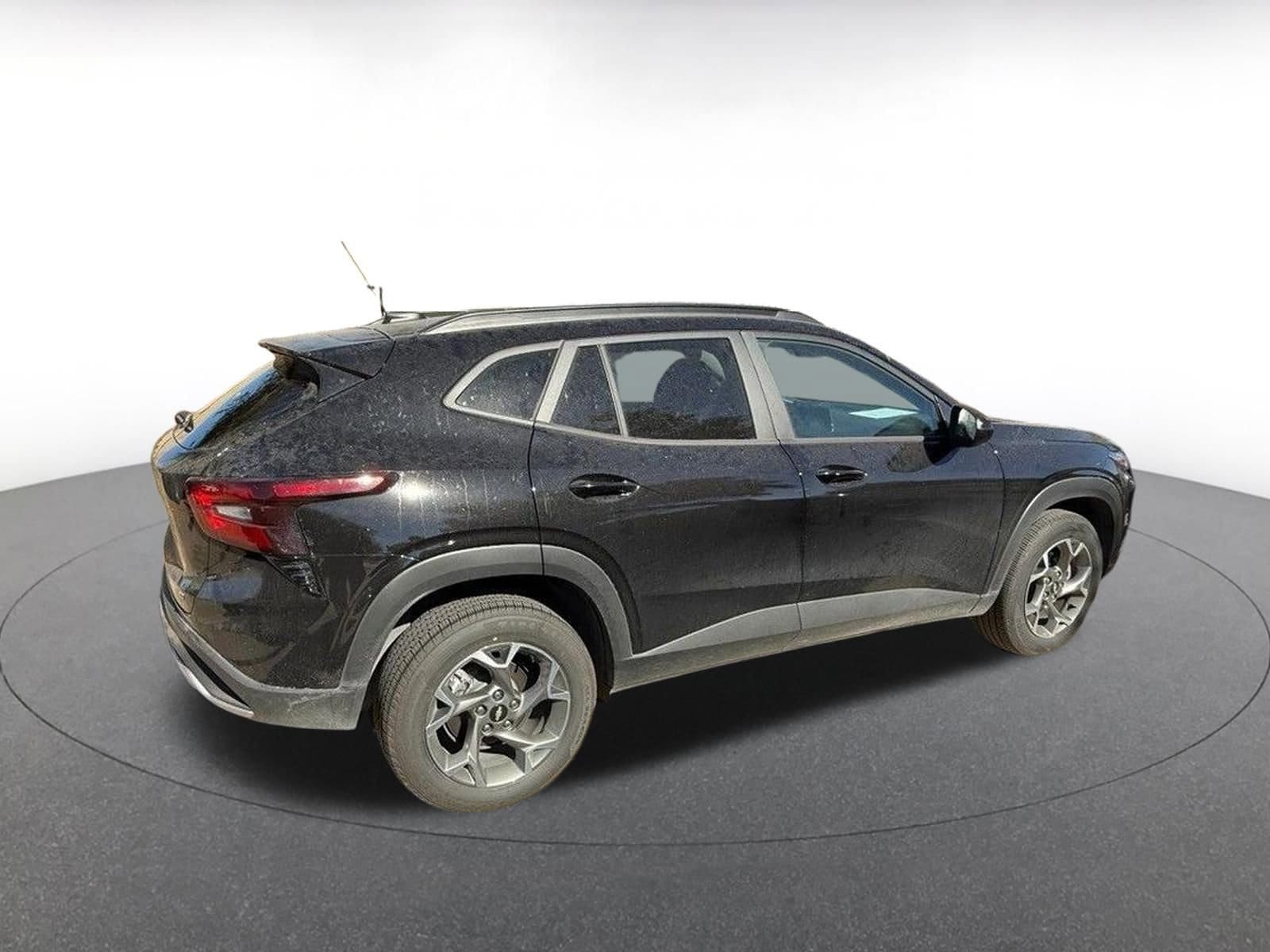 Thumbnail: 2025 Chevrolet Trax - 4