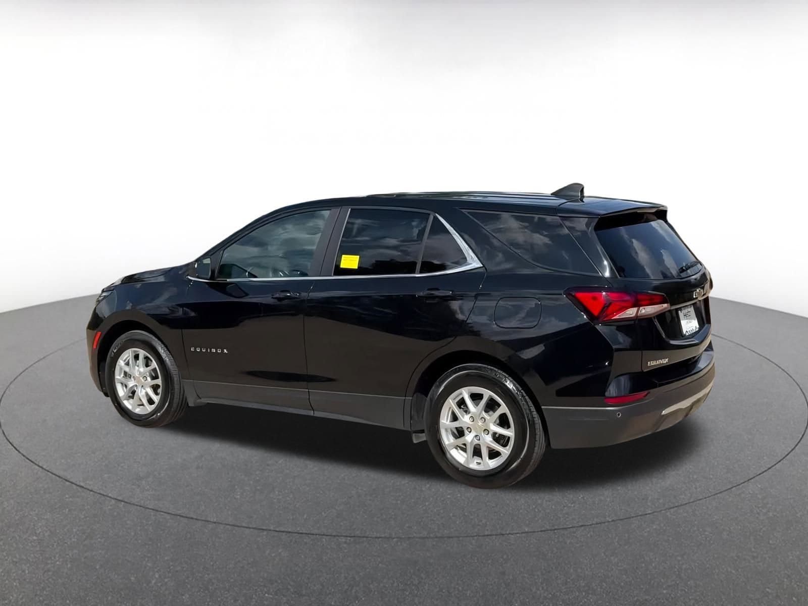 Thumbnail: 2024 Chevrolet Equinox - 10