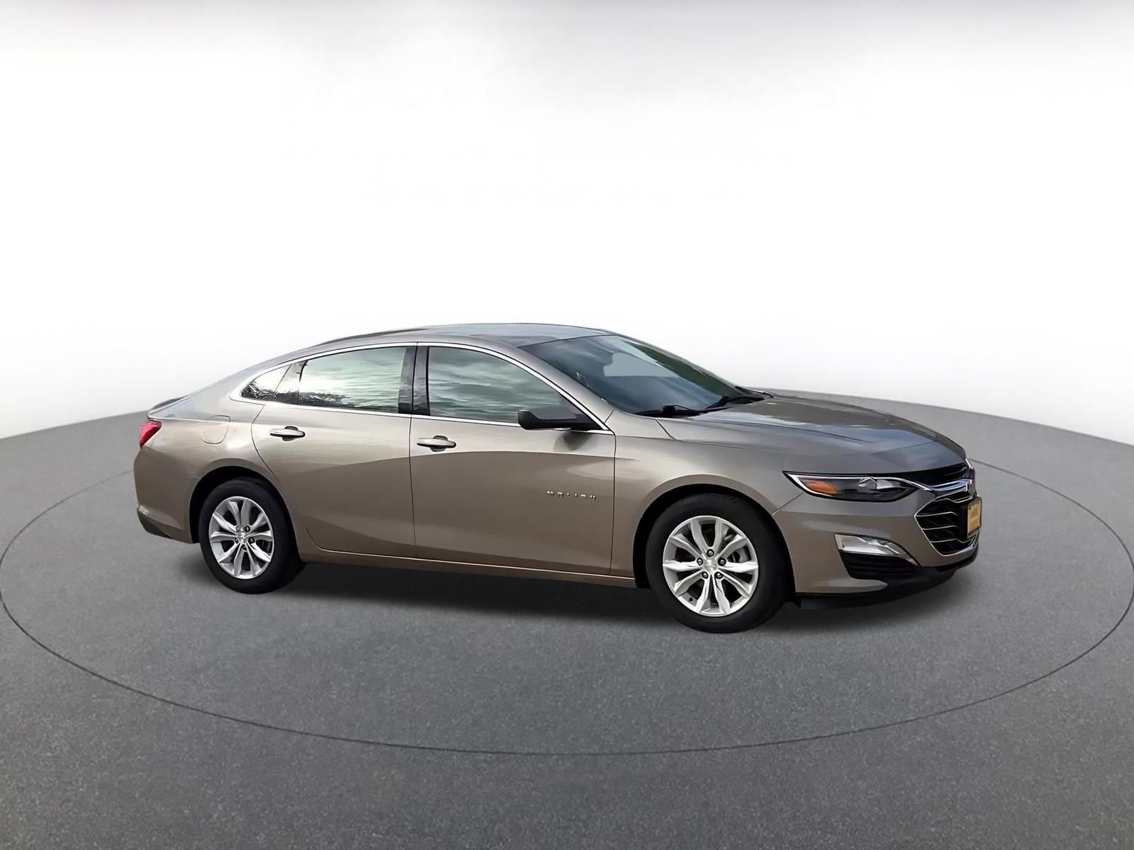 Thumbnail: 2023 Chevrolet Malibu - 2
