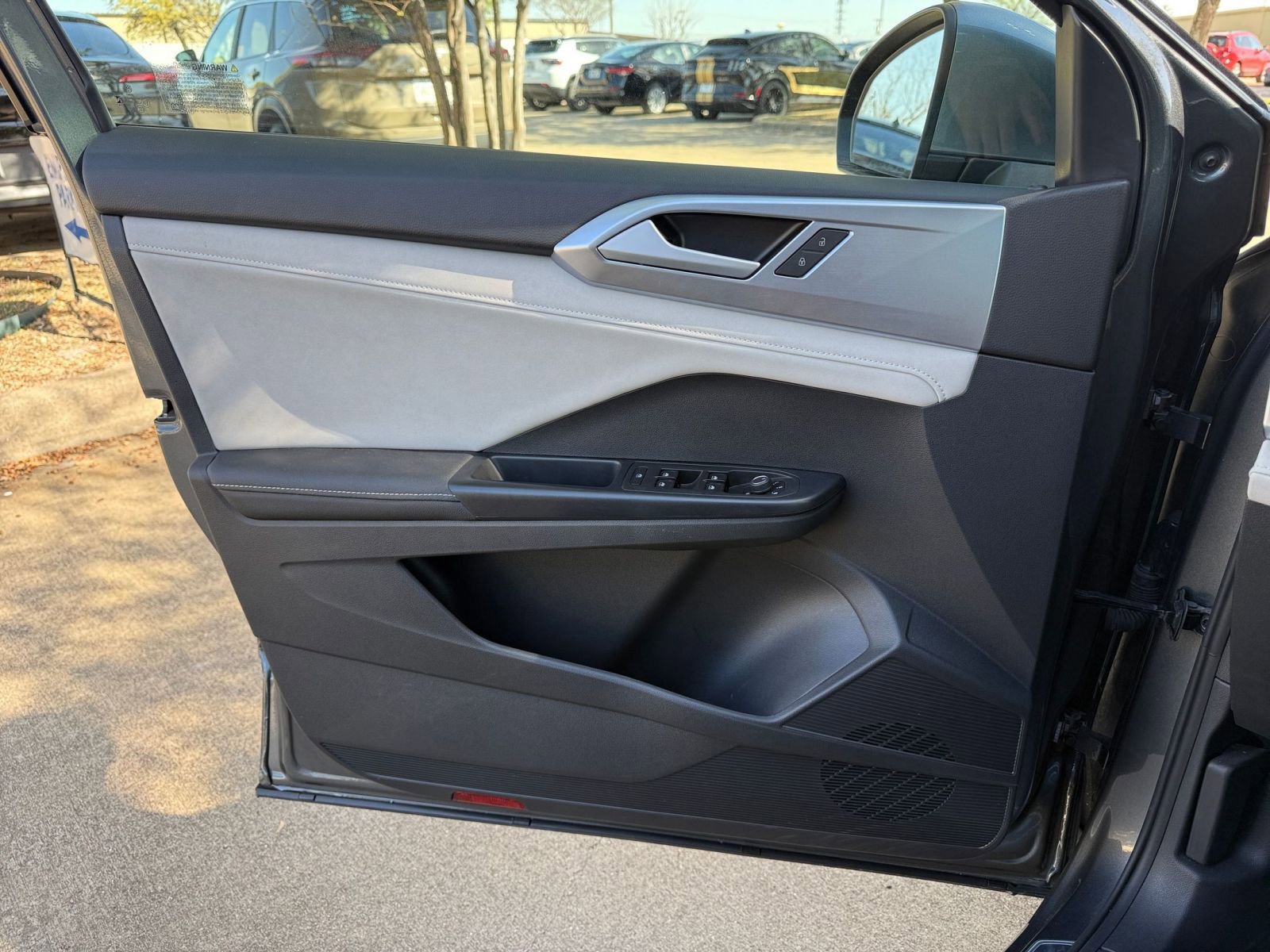 Thumbnail: 2025 Volkswagen Taos - 18