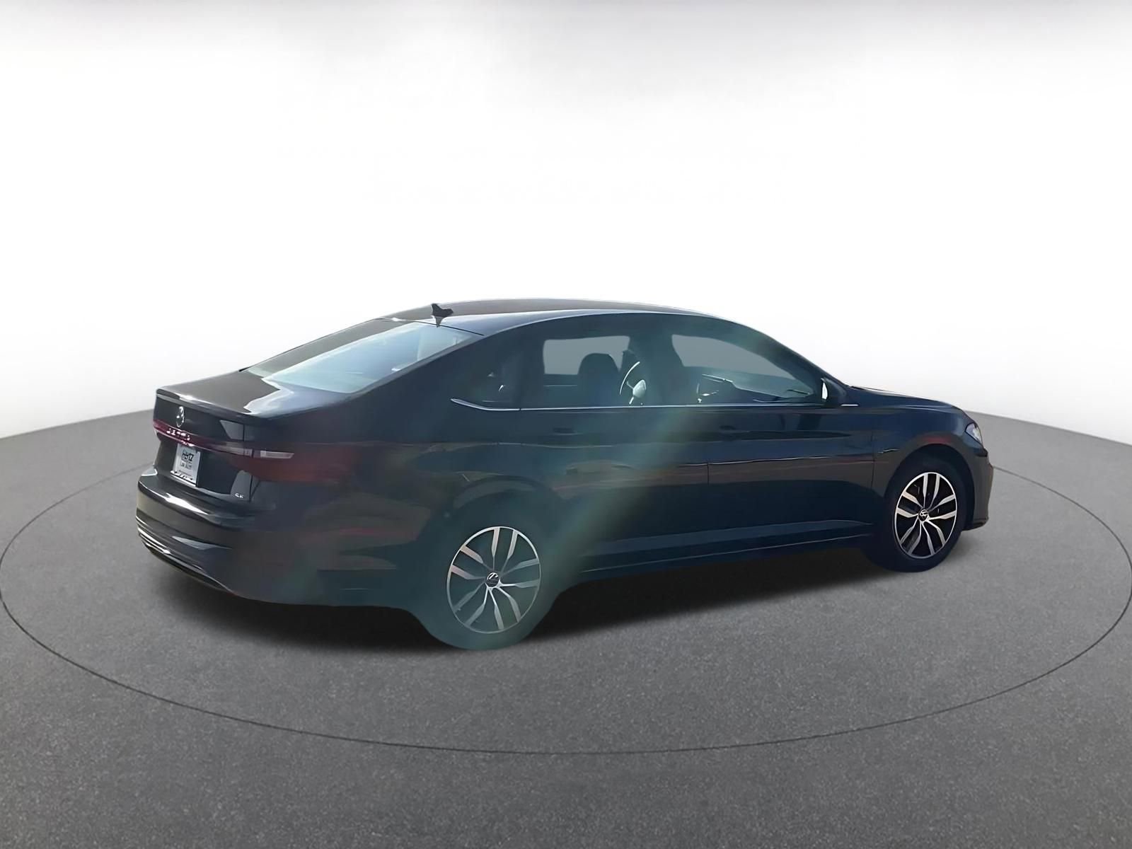 Thumbnail: 2025 Volkswagen Jetta - 15