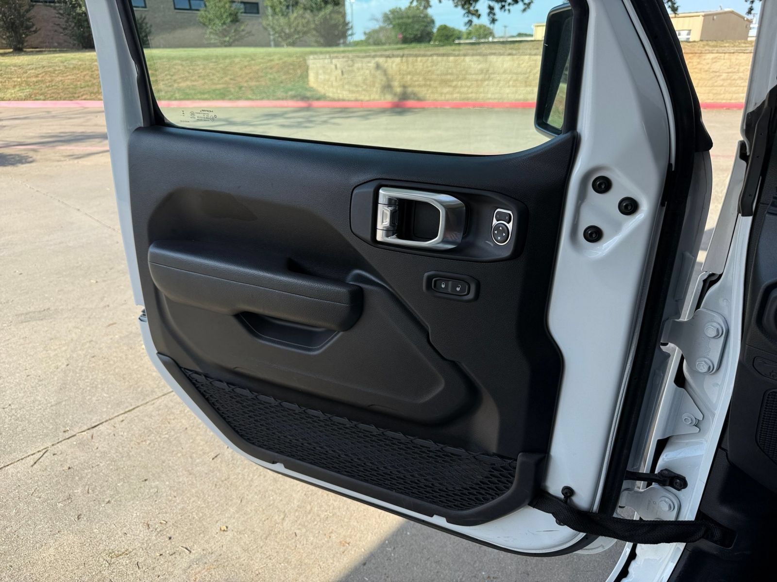 Thumbnail: 2025 Jeep Wrangler - 18