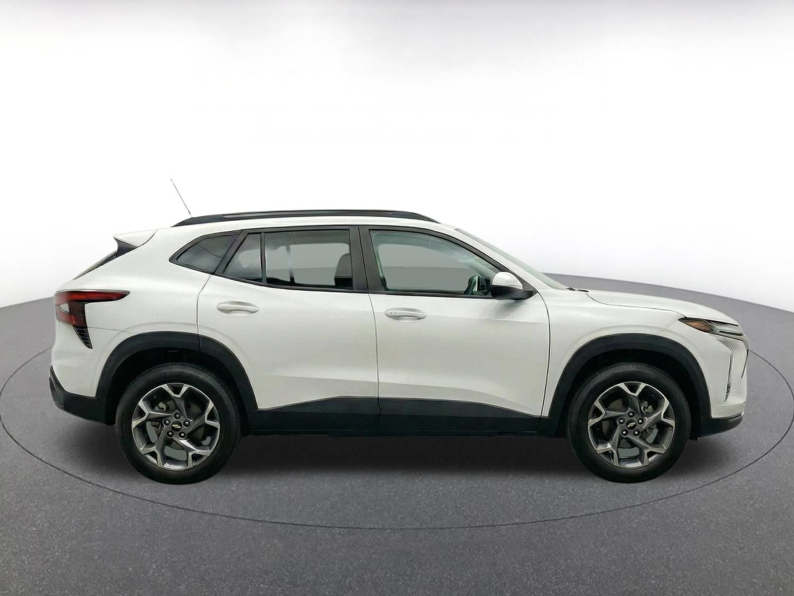 Thumbnail: 2025 Chevrolet Trax - 9