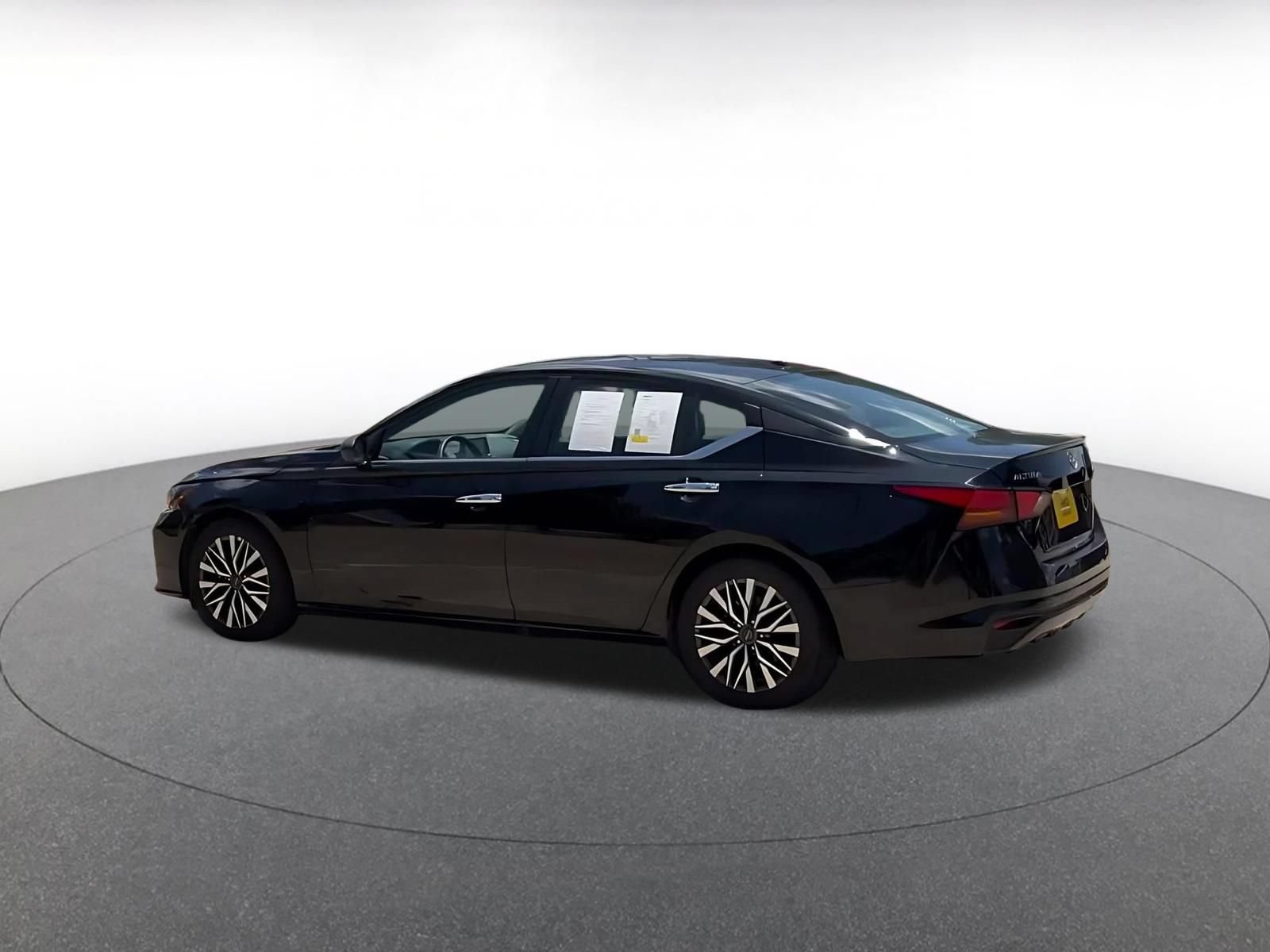 Thumbnail: 2025 Nissan Altima - 10
