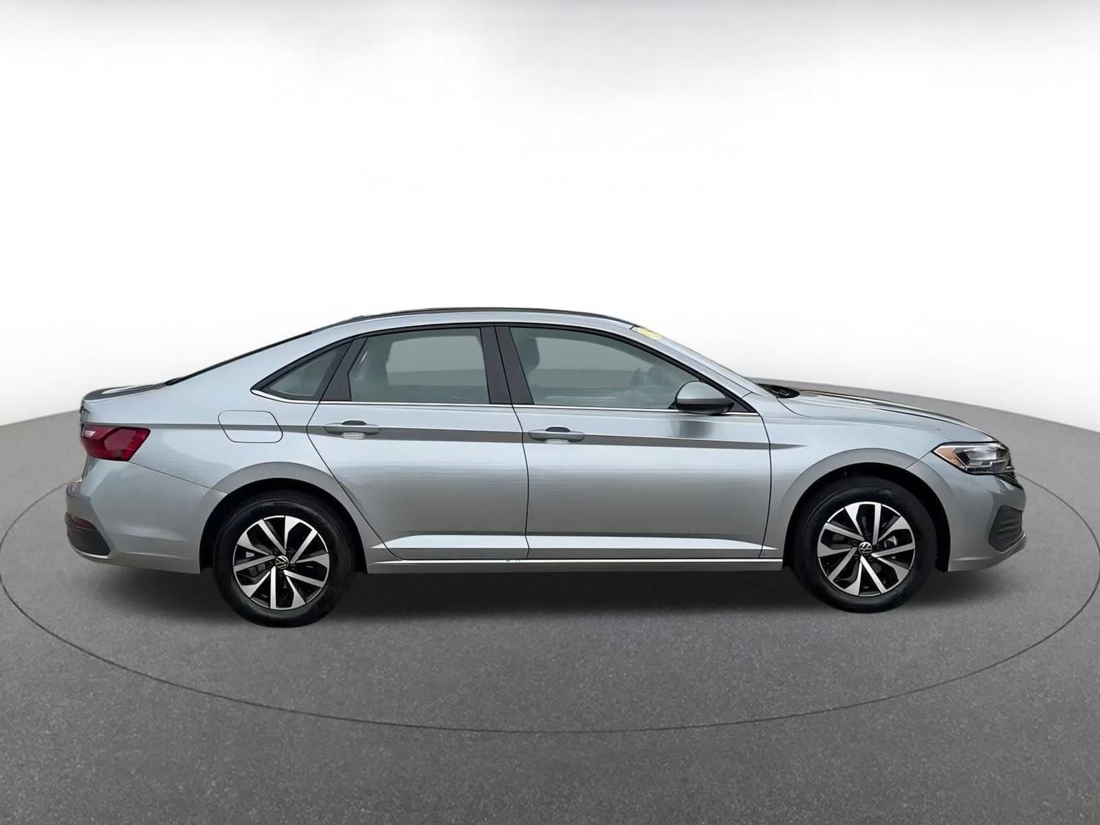Thumbnail: 2024 Volkswagen Jetta - 16
