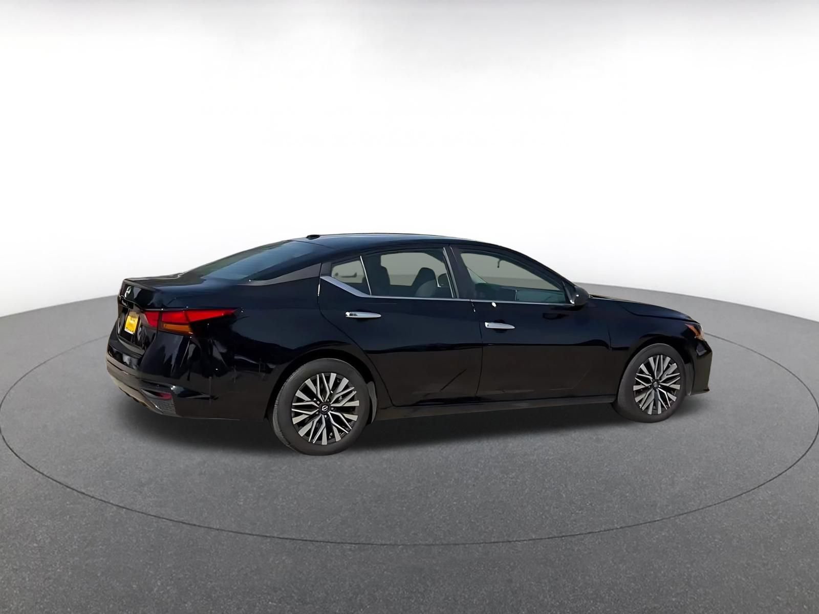 Thumbnail: 2025 Nissan Altima - 14