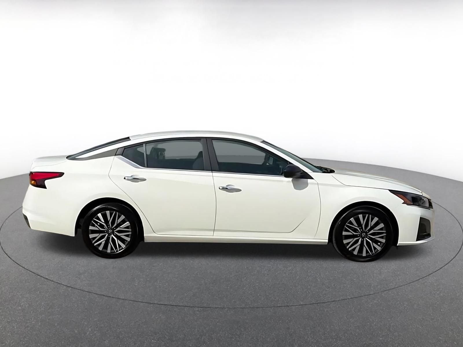 Thumbnail: 2025 Nissan Altima - 15