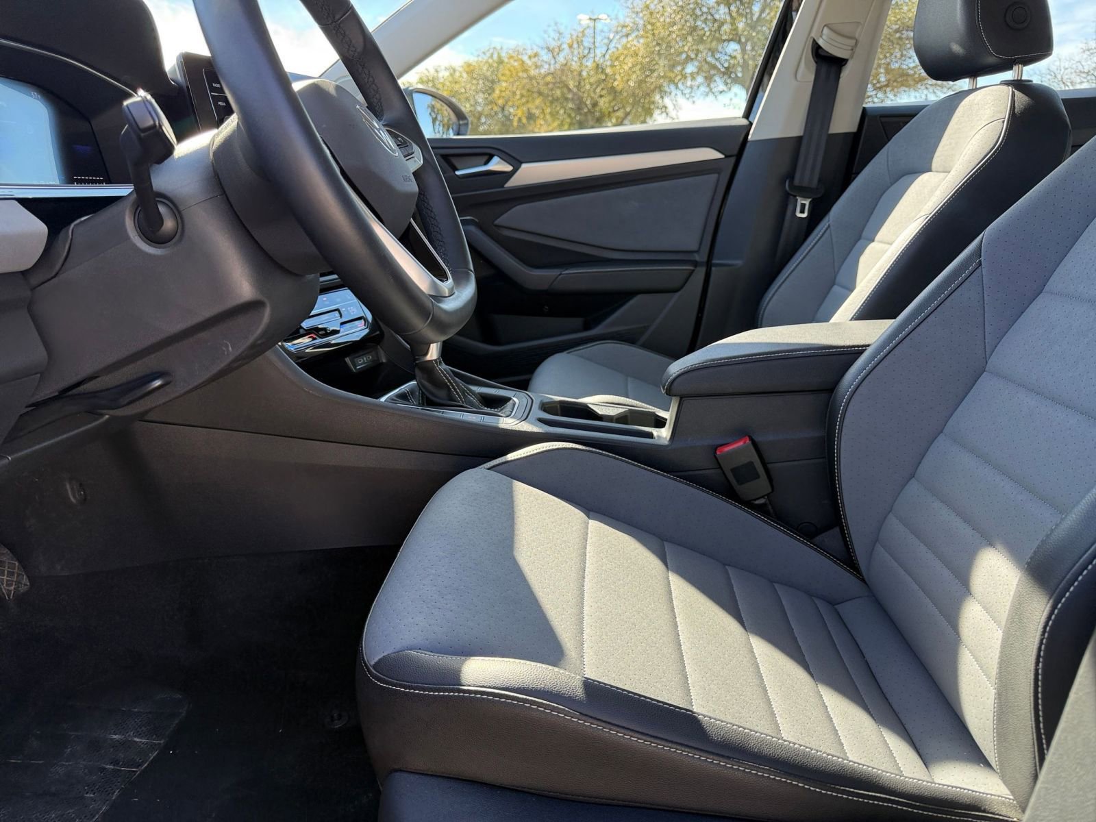 Thumbnail: 2025 Volkswagen Jetta - 28