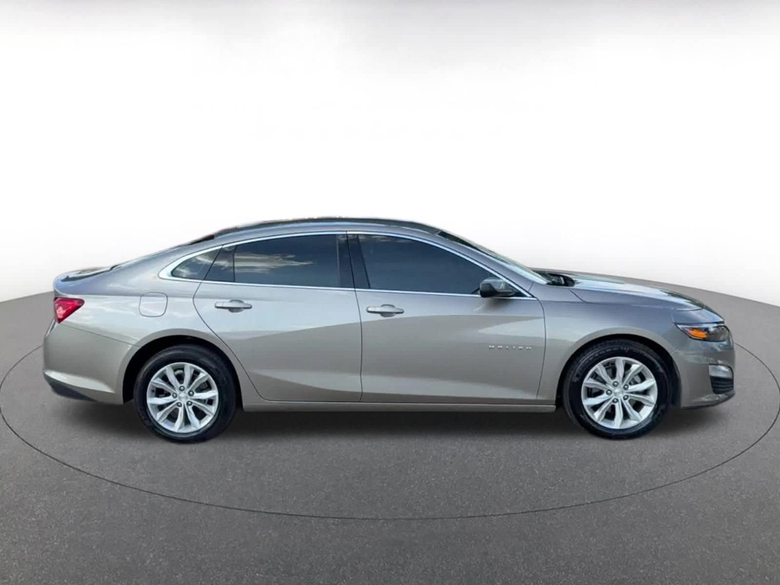 Thumbnail: 2024 Chevrolet Malibu - 16