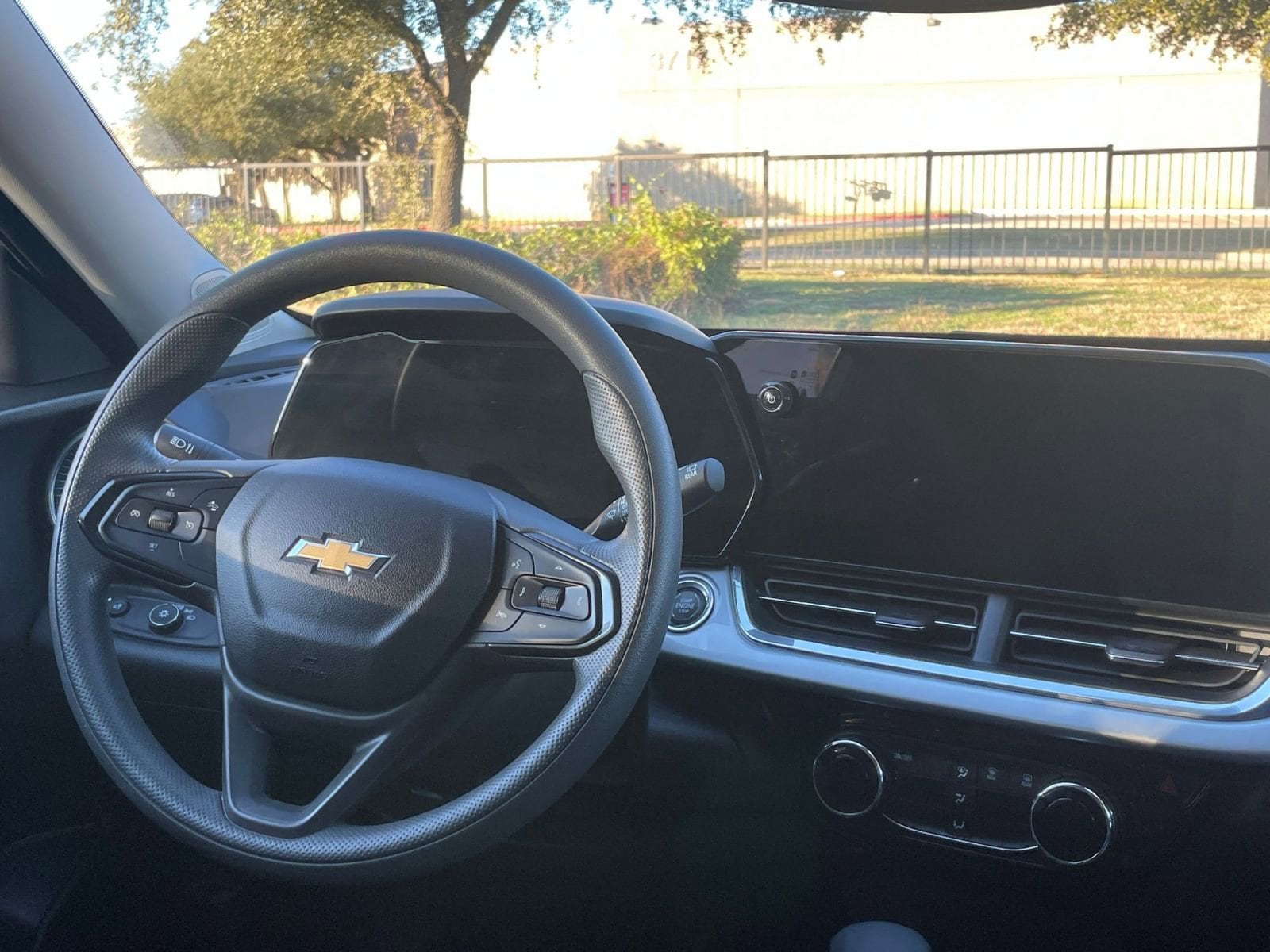 Thumbnail: 2025 Chevrolet Trax - 34