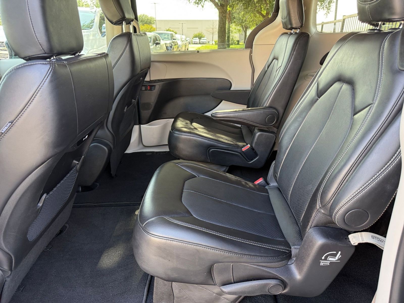 Thumbnail: 2024 Chrysler Pacifica - 25