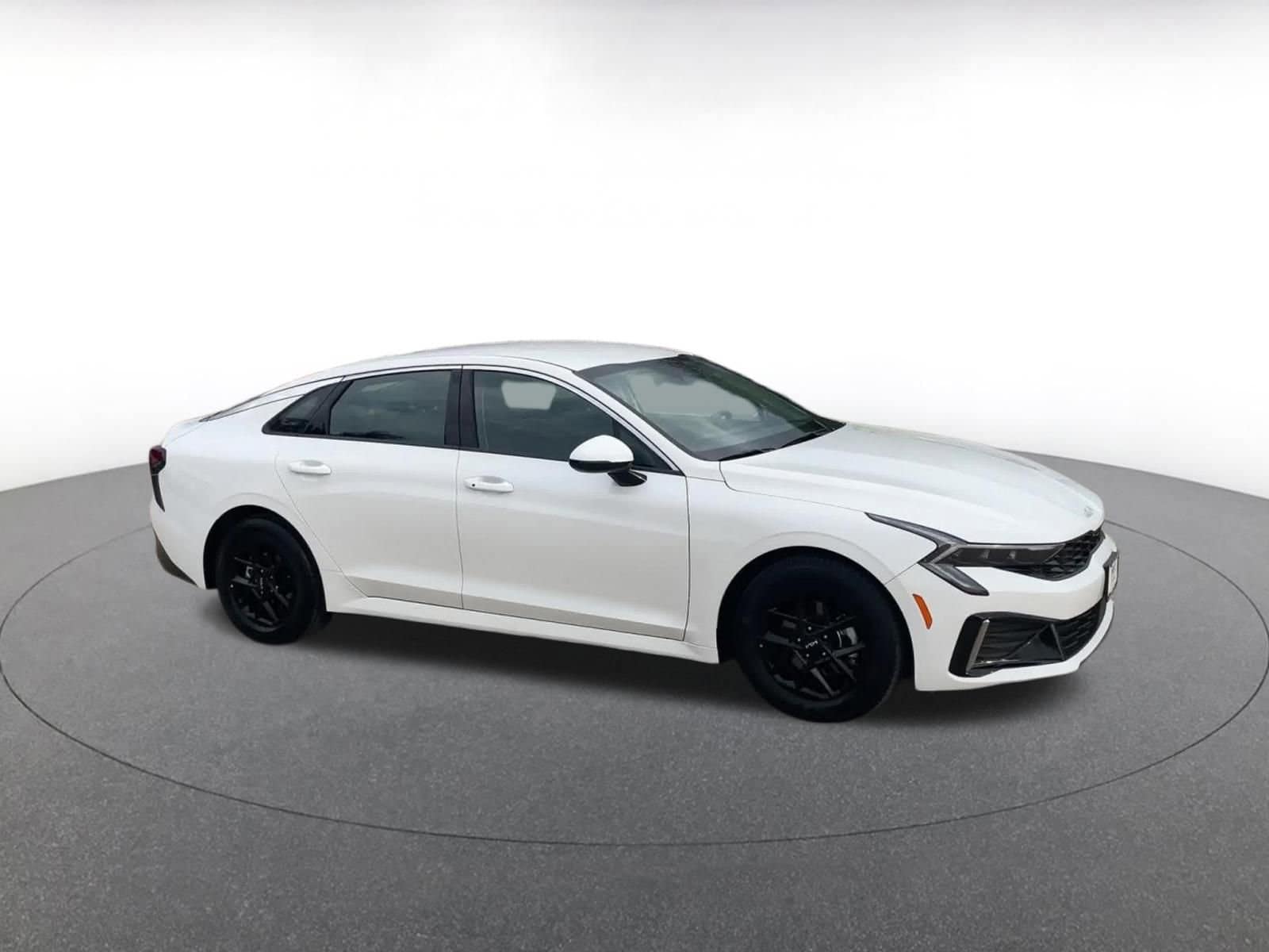 Thumbnail: 2025 Kia K5 - 1