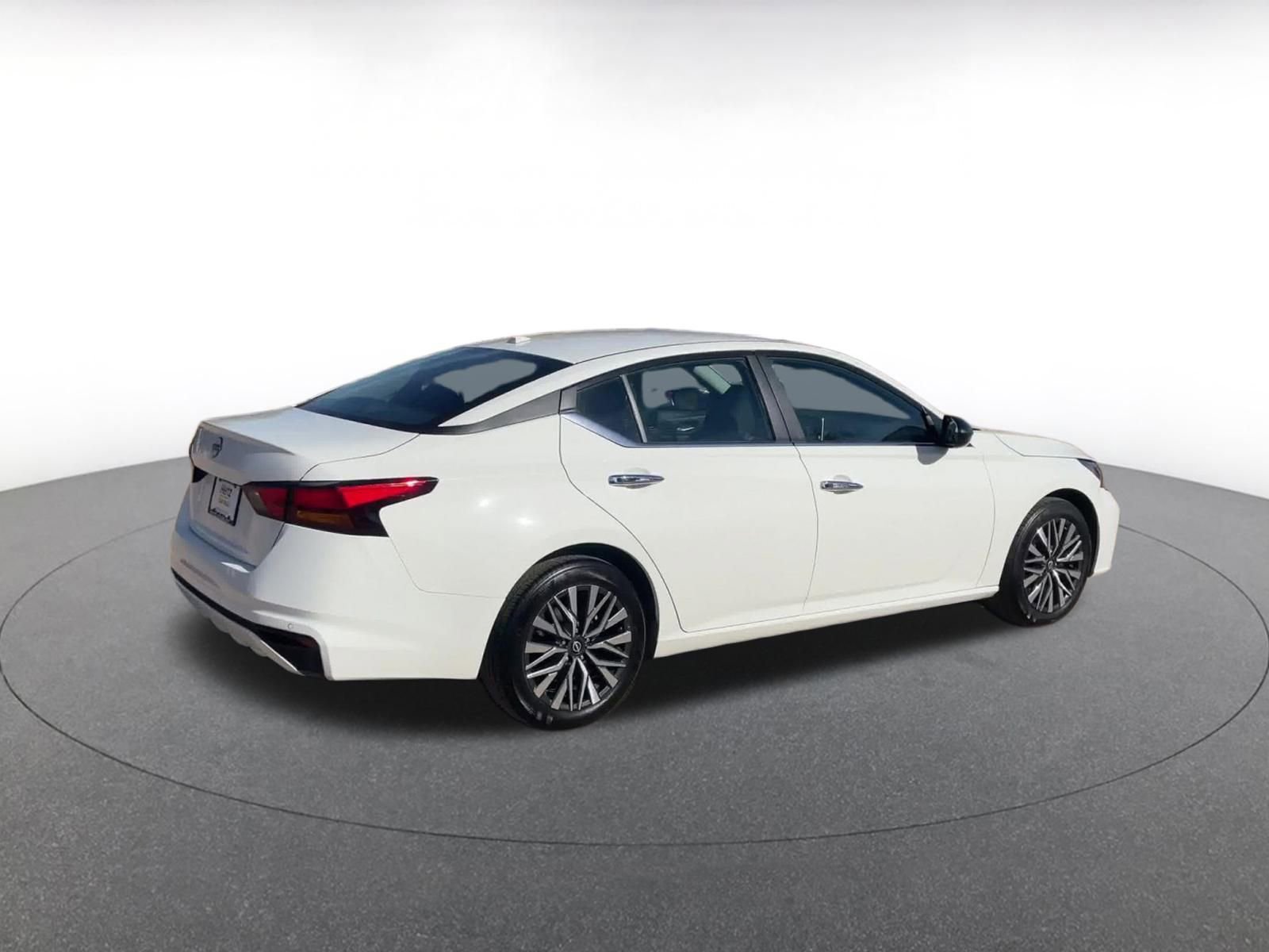 Thumbnail: 2025 Nissan Altima - 15