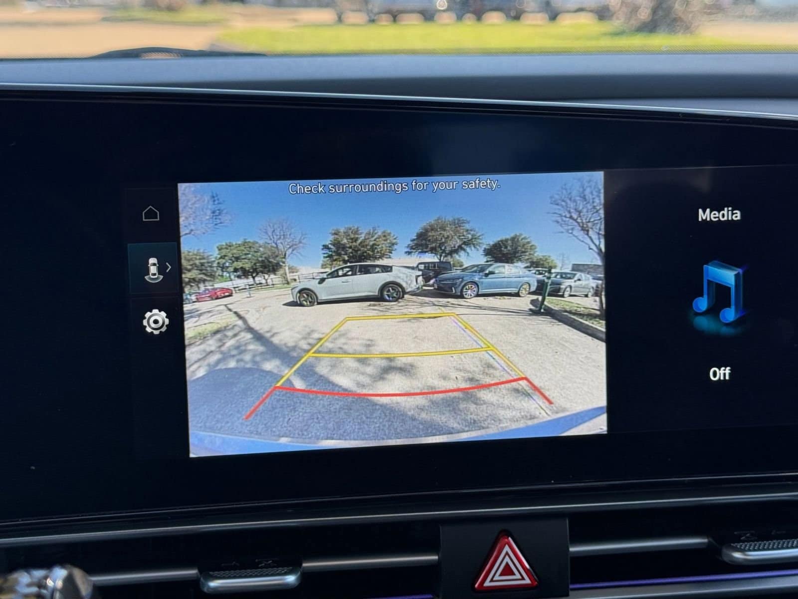 Thumbnail: 2025 Hyundai Elantra - 25