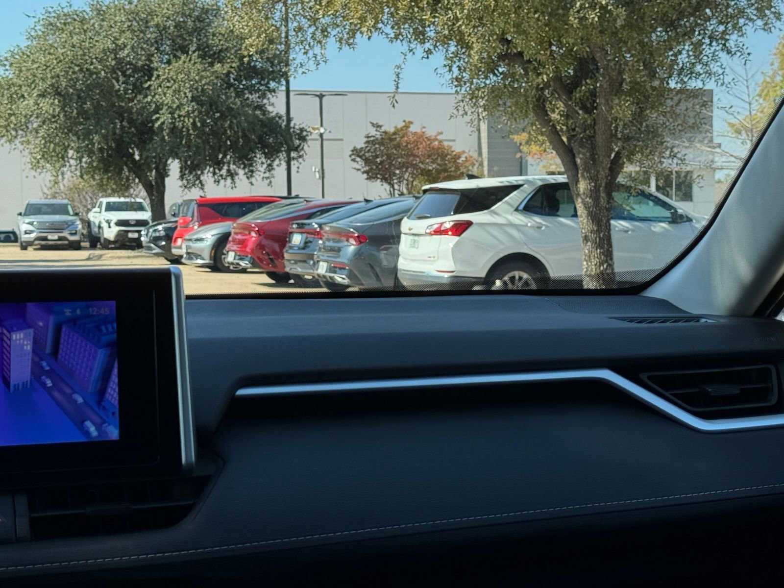 Thumbnail: 2025 Toyota RAV4 - 35