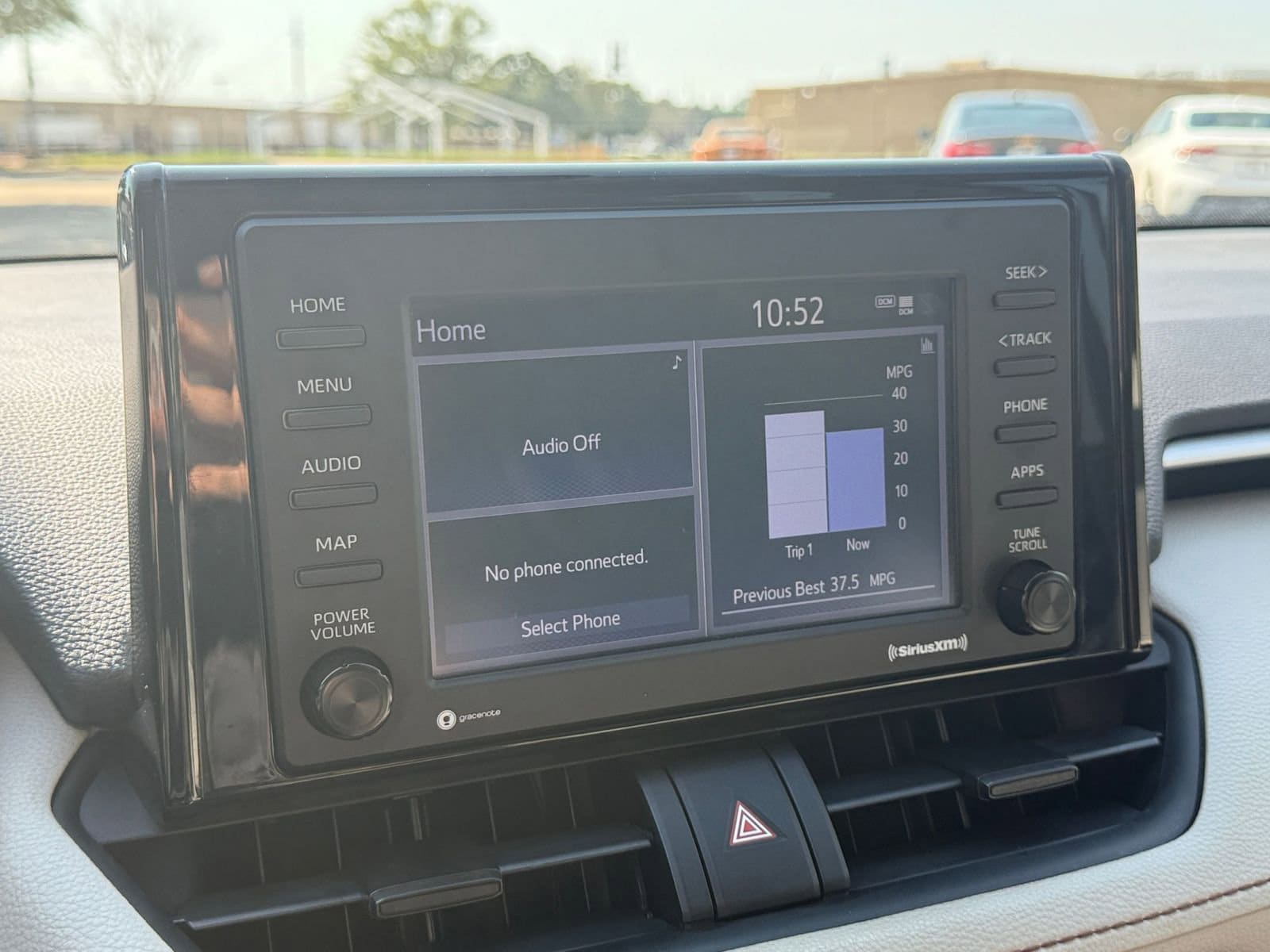 Thumbnail: 2021 Toyota RAV4 - 21