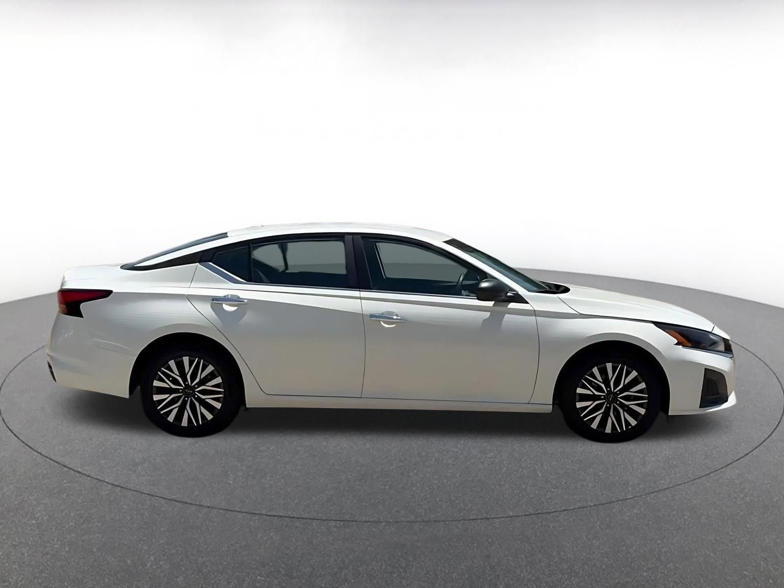 Thumbnail: 2025 Nissan Altima - 16