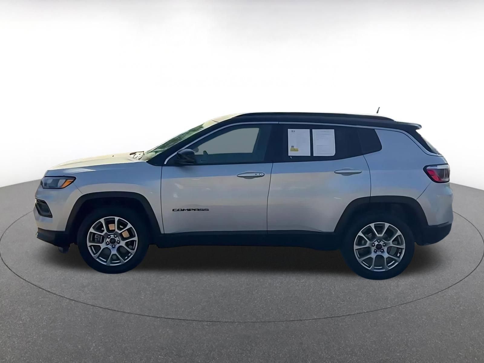 Thumbnail: 2025 Jeep Compass - 9