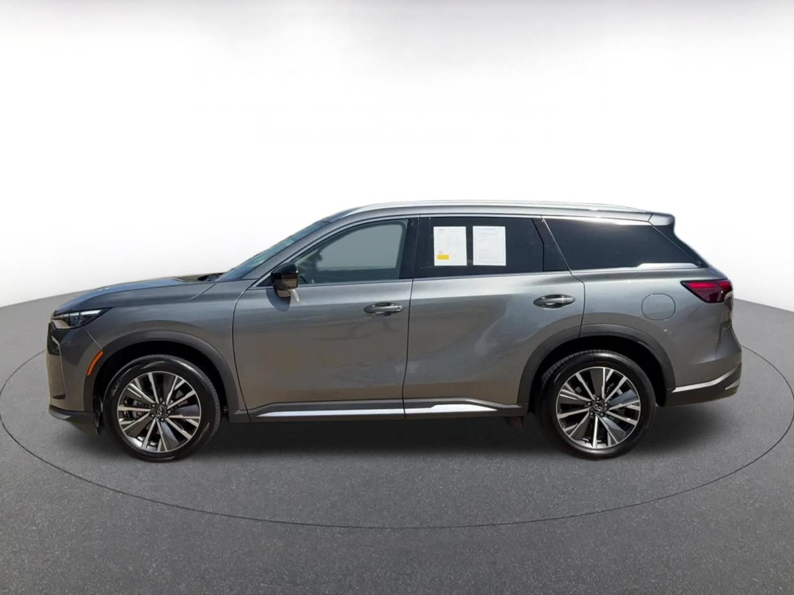 Thumbnail: 2026 INFINITI QX60 - 9
