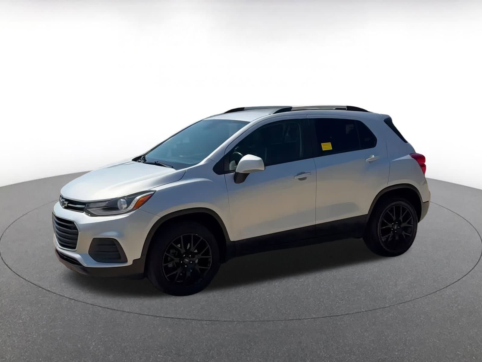 Thumbnail: 2022 Chevrolet Trax - 8
