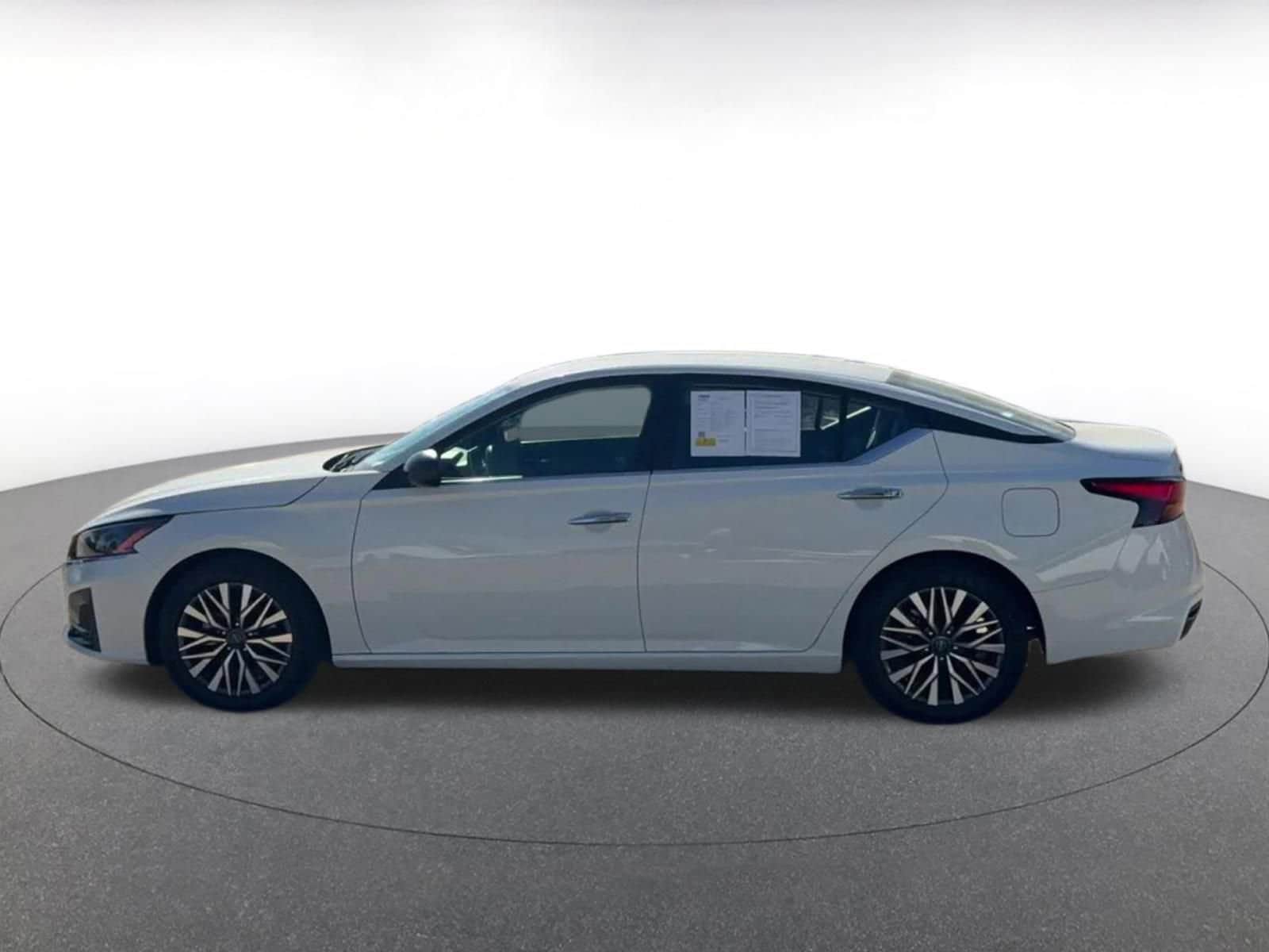 Thumbnail: 2025 Nissan Altima - 9