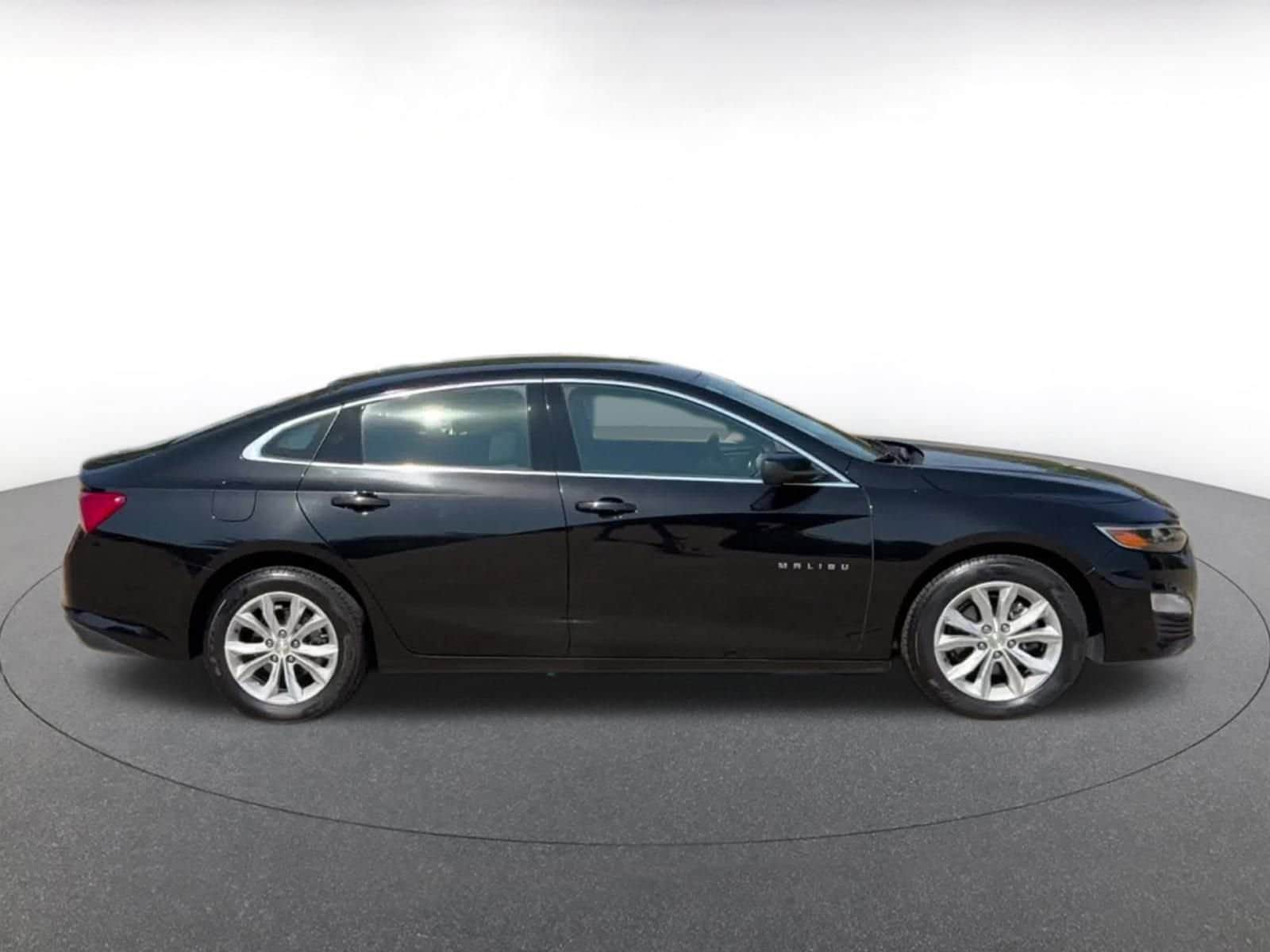 Thumbnail: 2023 Chevrolet Malibu - 16