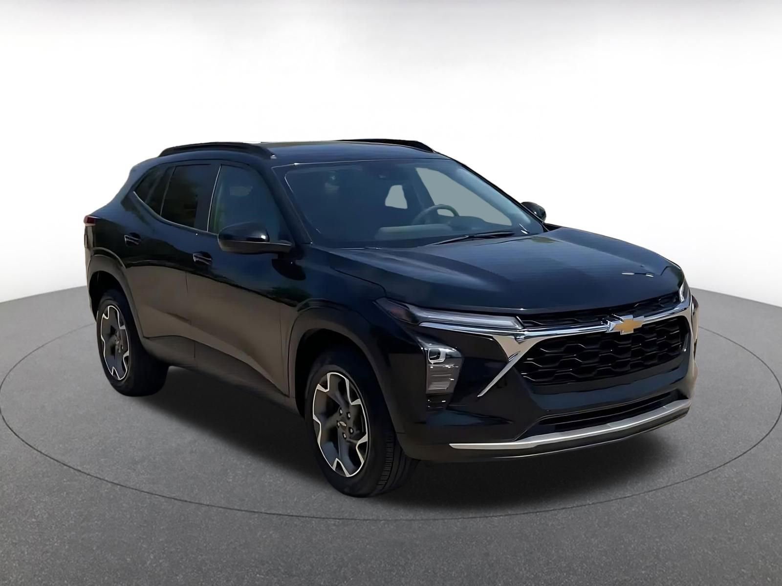 Thumbnail: 2025 Chevrolet Trax - 2