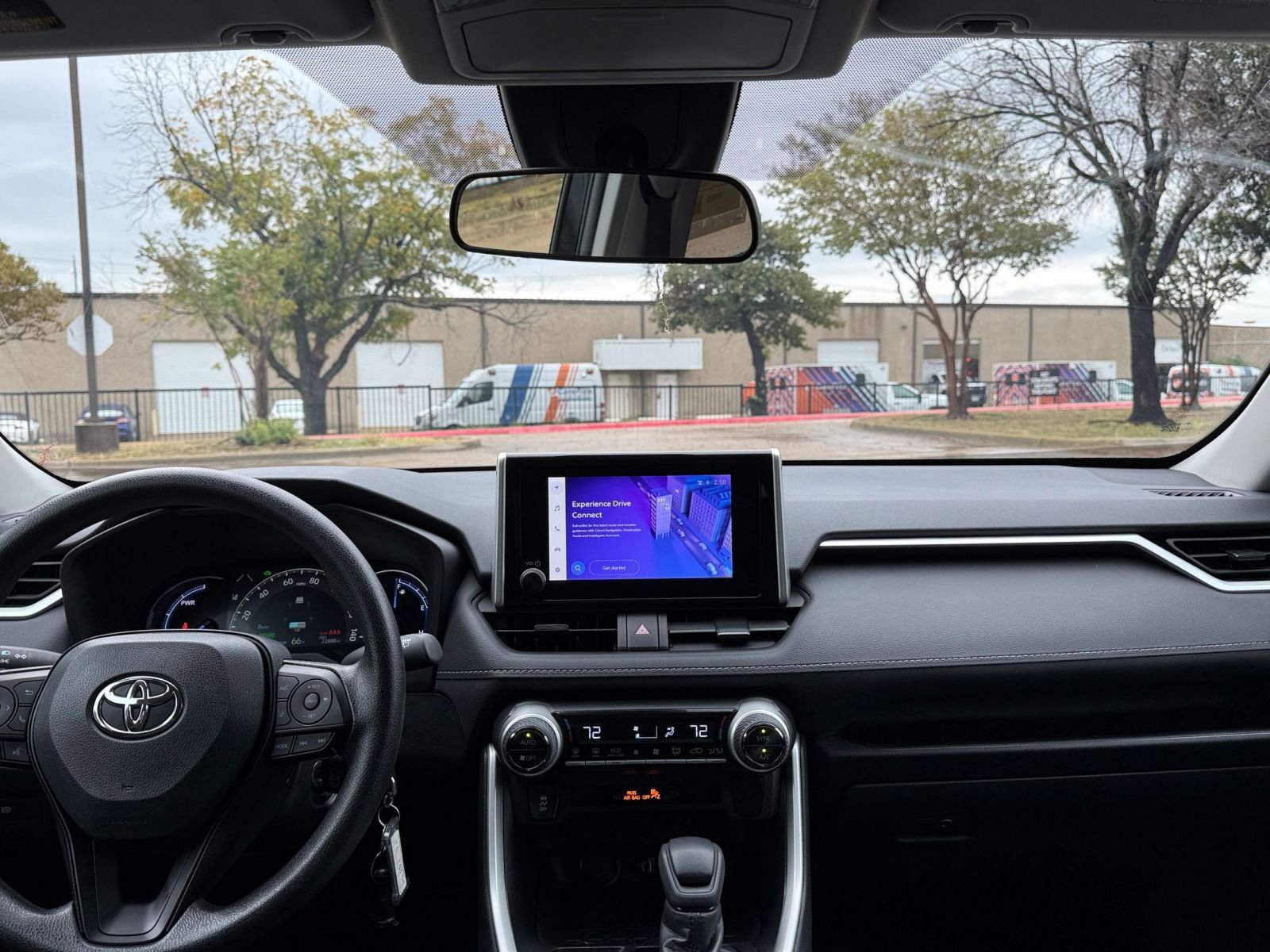 Thumbnail: 2025 Toyota RAV4 - 33