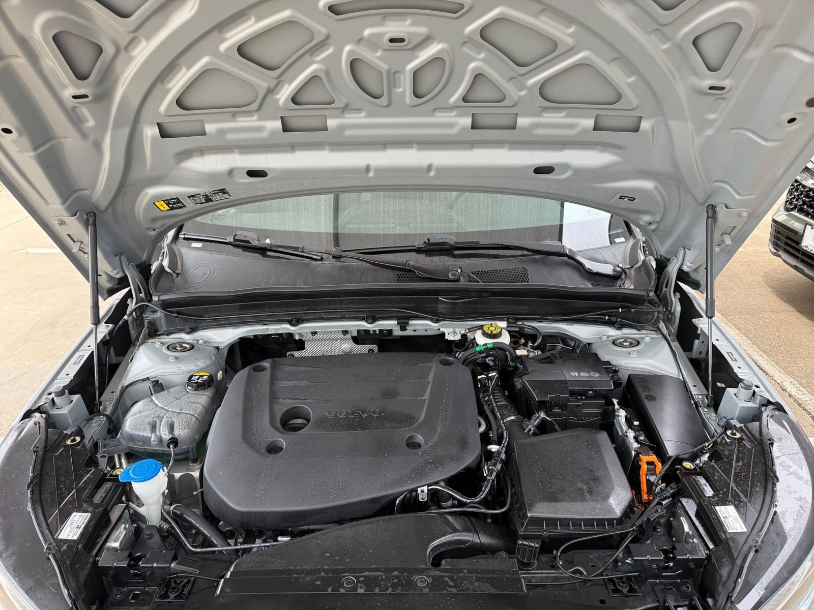 Thumbnail: 2024 Volvo XC40 - 32